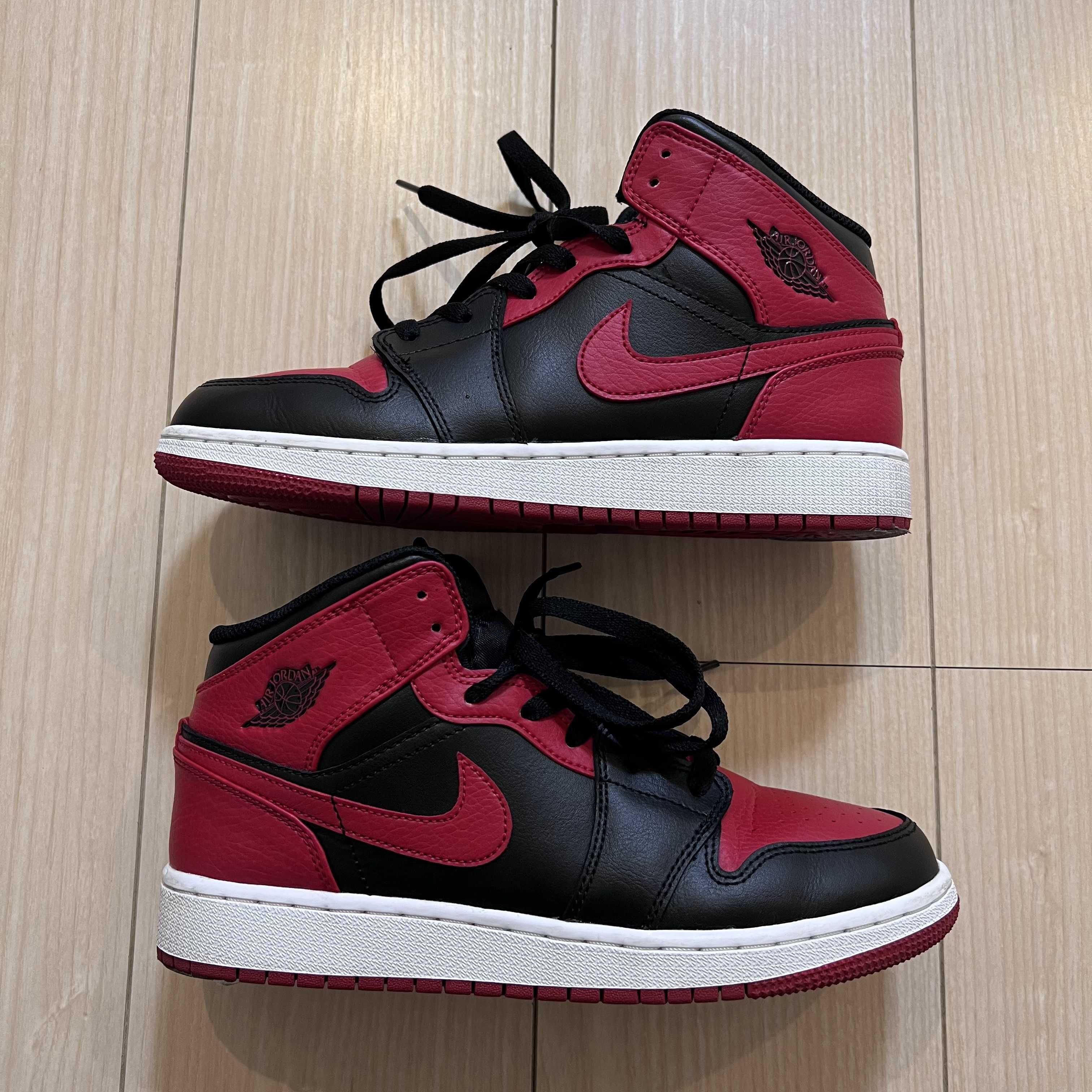 Nike GS Air Jordan 1 Mid "Bred"