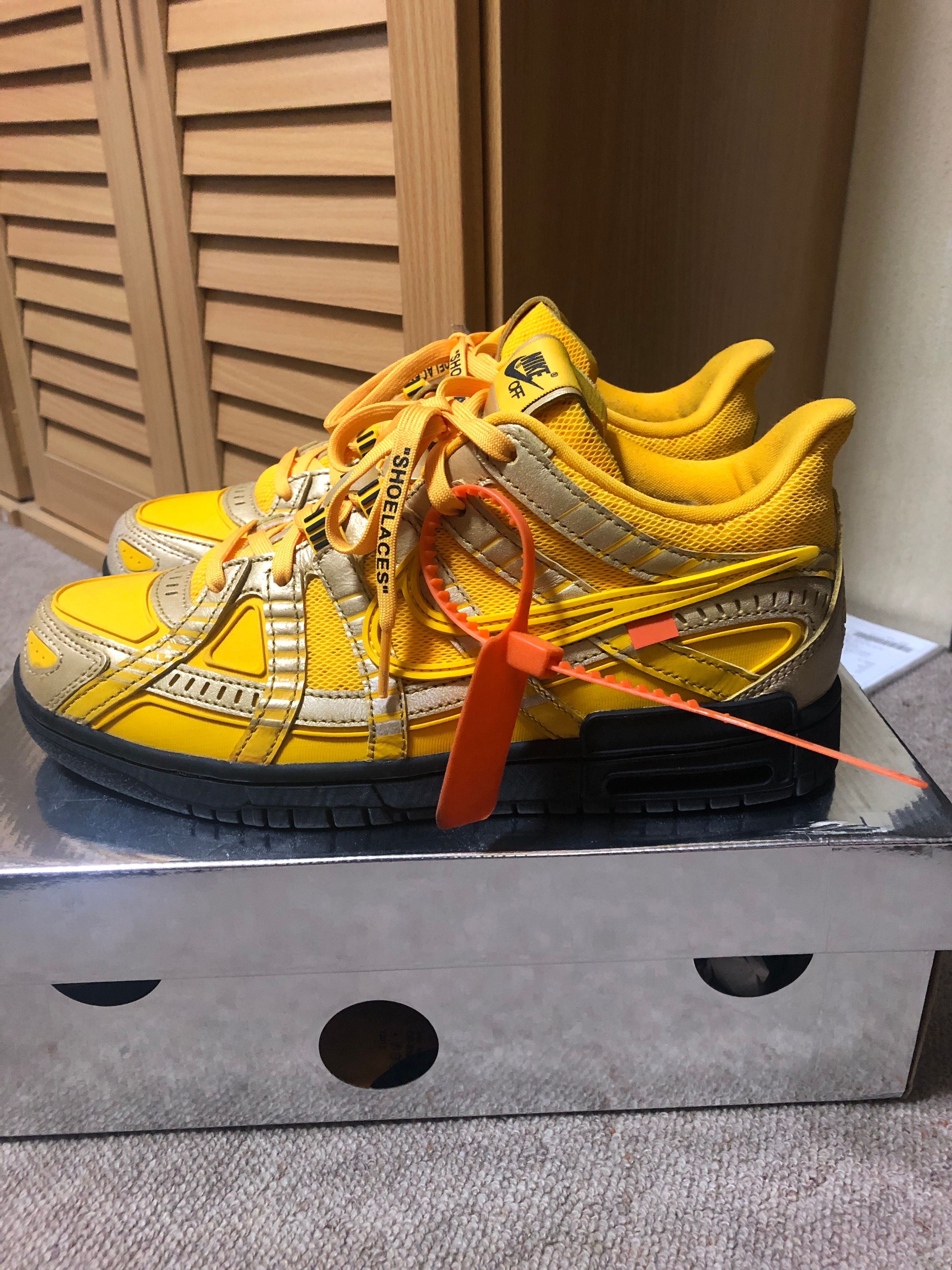 Off-White × Nike Air Rubber Dunk "University Gold"