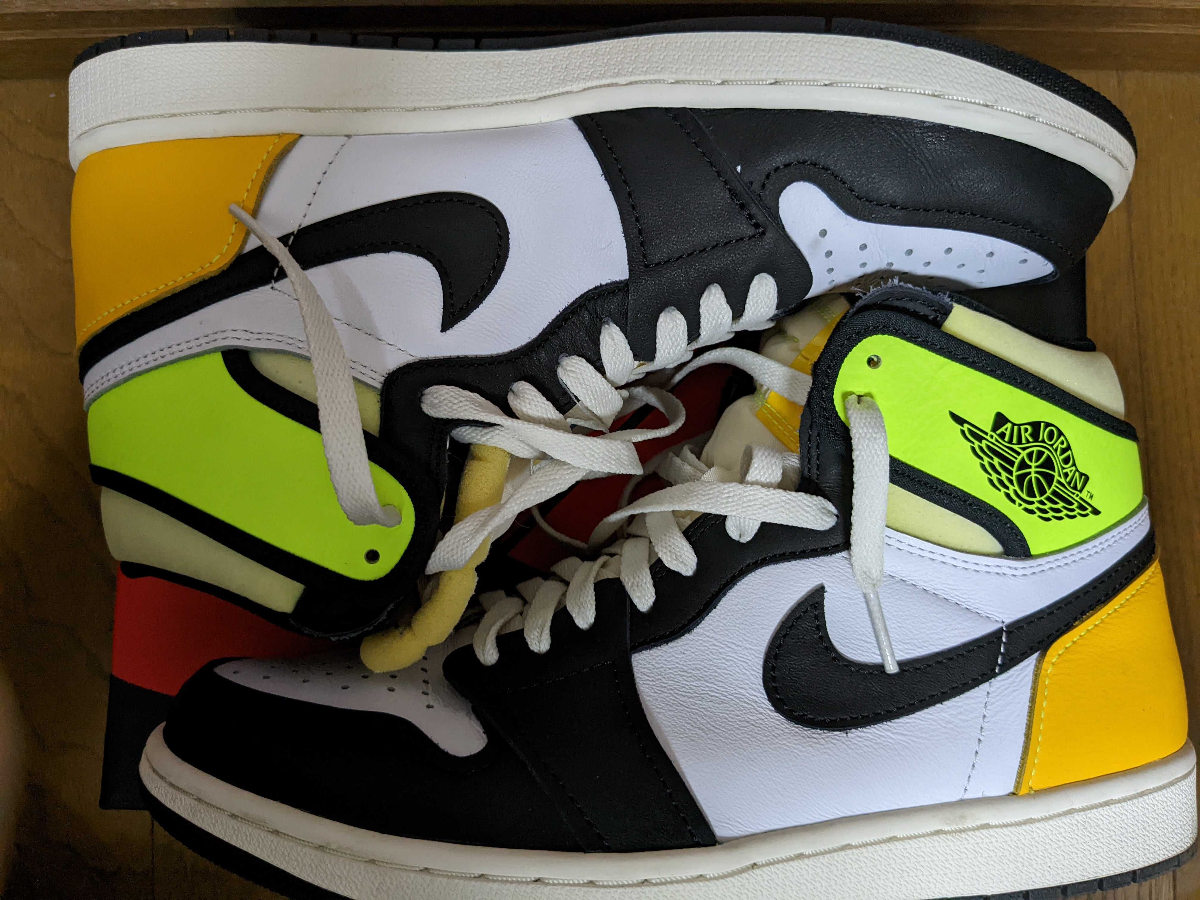 Nike Air Jordan 1 High OG "Volt Gold"