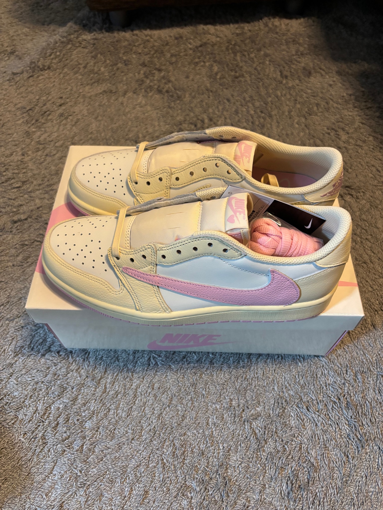 Travis Scott × Nike Air Jordan 1 Retro Low OG "Muslin/Shy Pink"