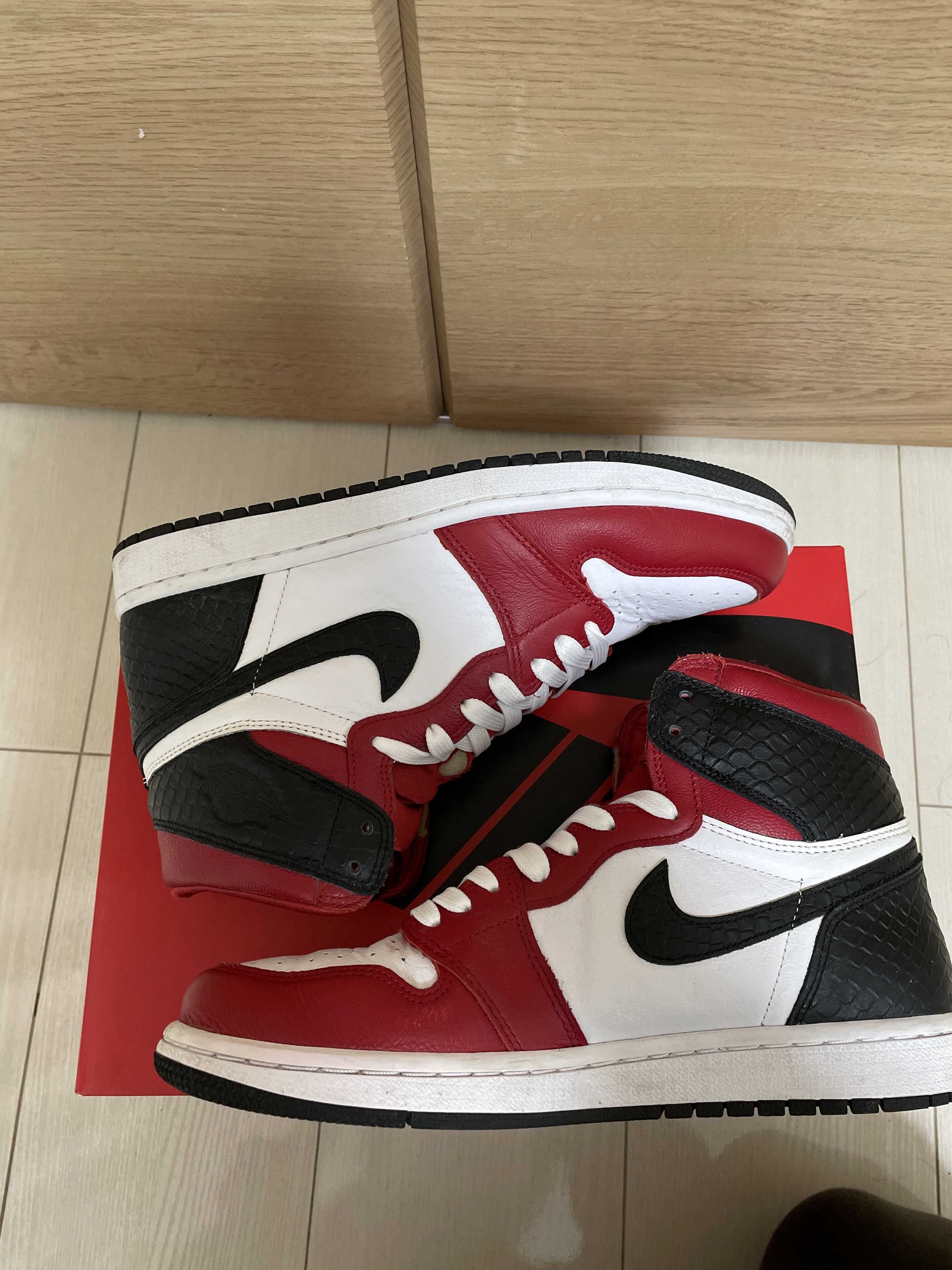 Nike Women's Air Jordan 1 High OG "Satin Red"