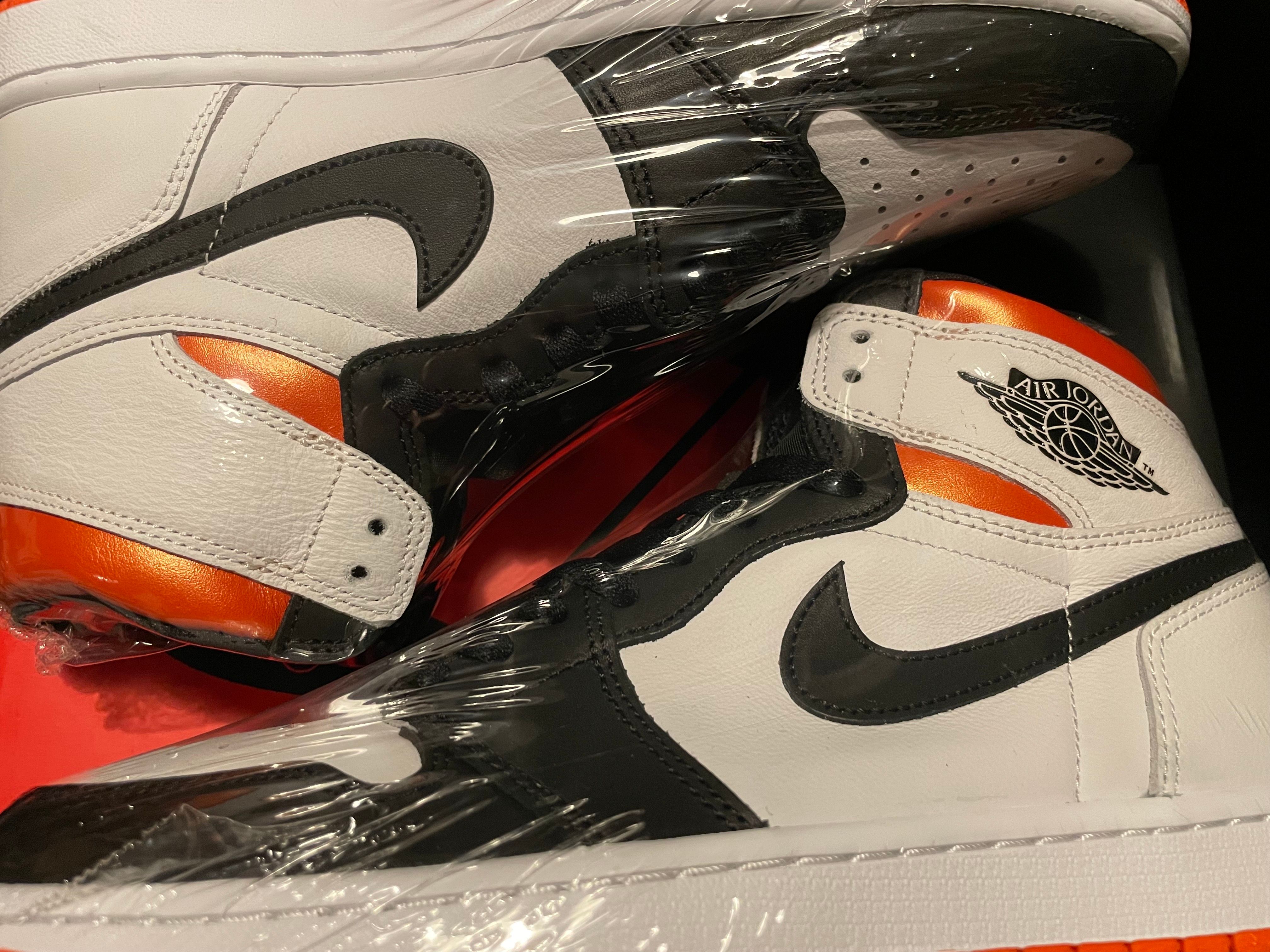 Nike Air Jordan 1 Retro High OG "Electro Orange"