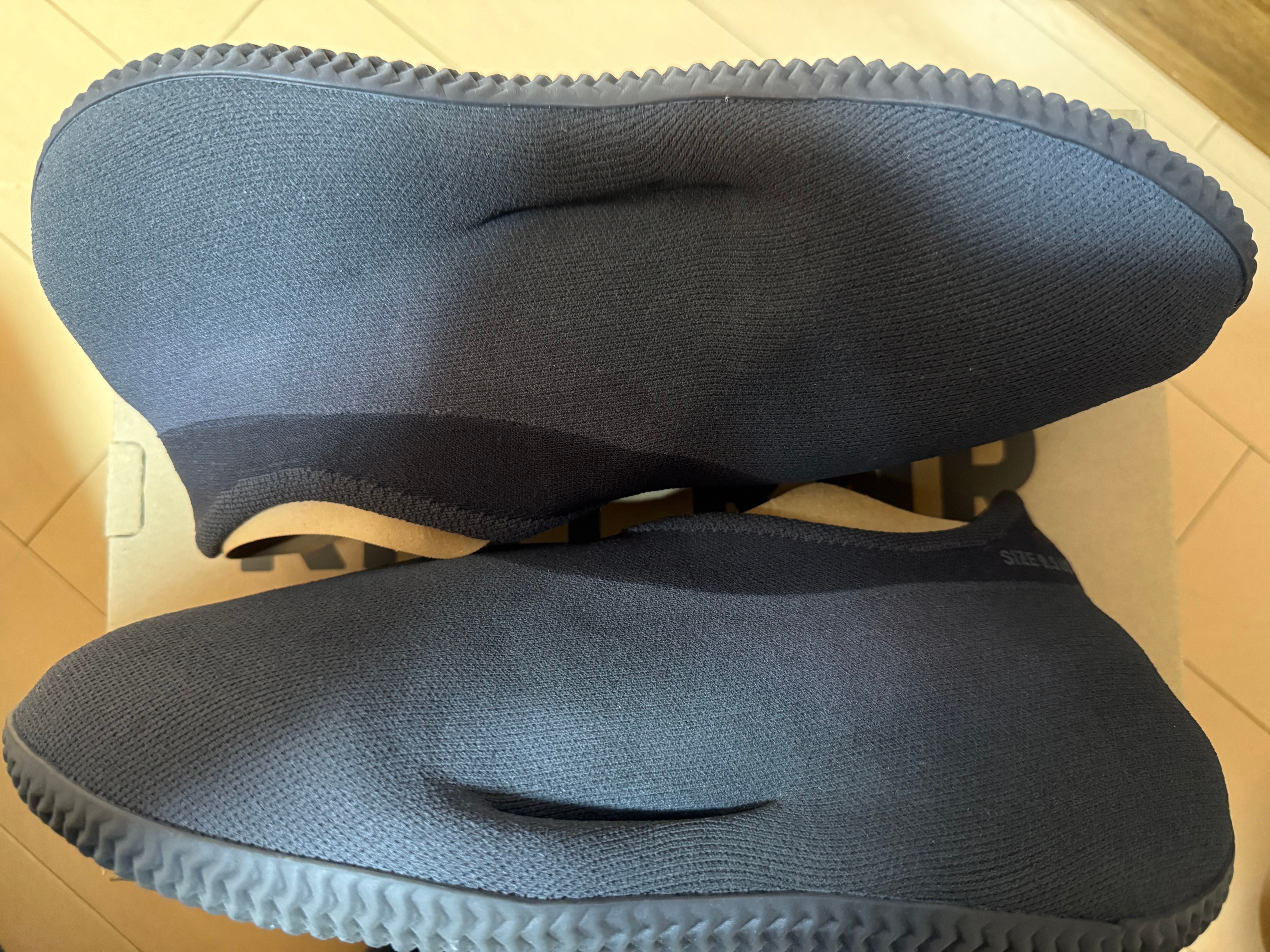 アディダス イージー ニットランナー "フェードオニキス"