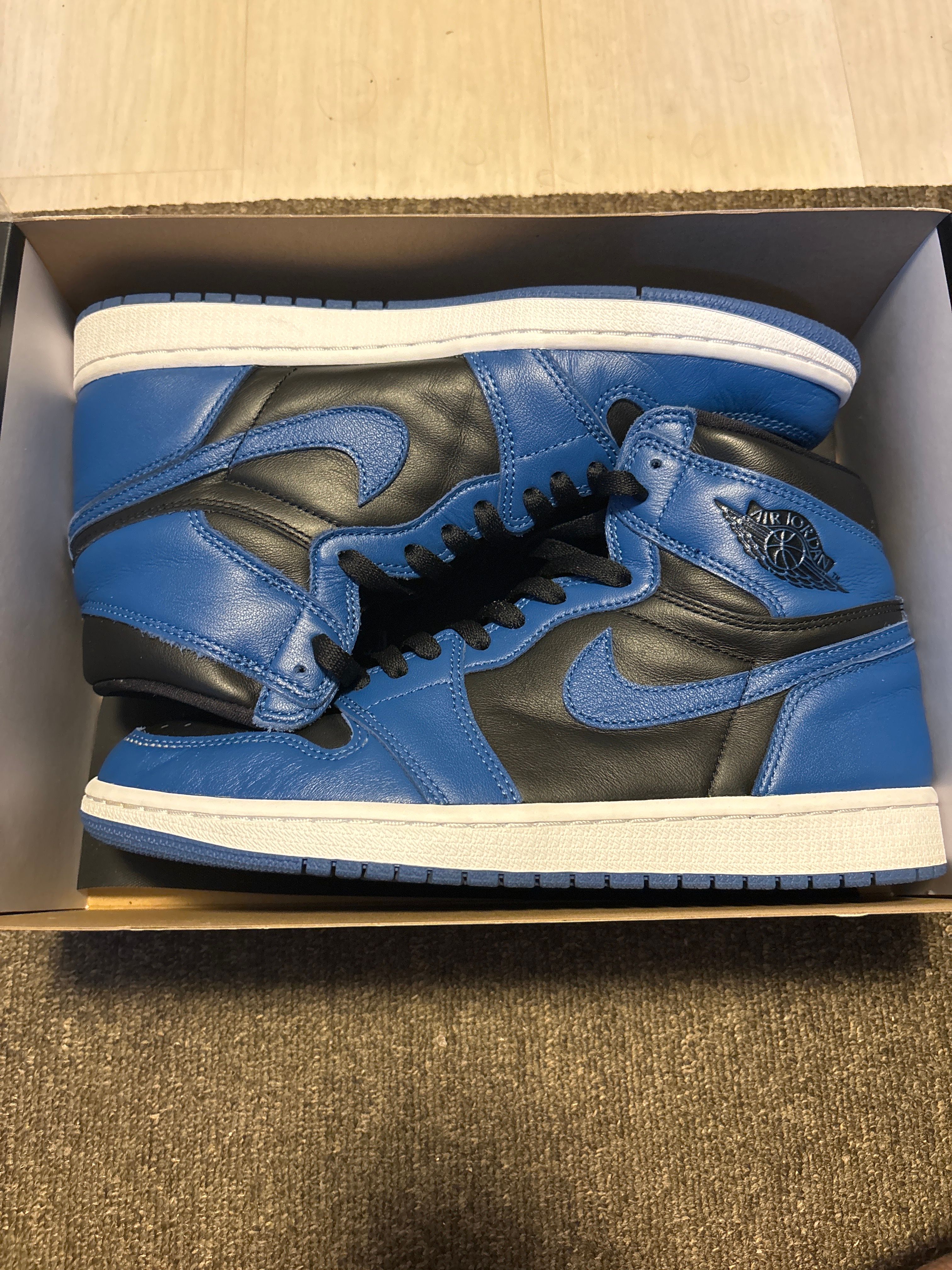 Nike Air Jordan 1 Retro High OG "Dark Marina Blue"