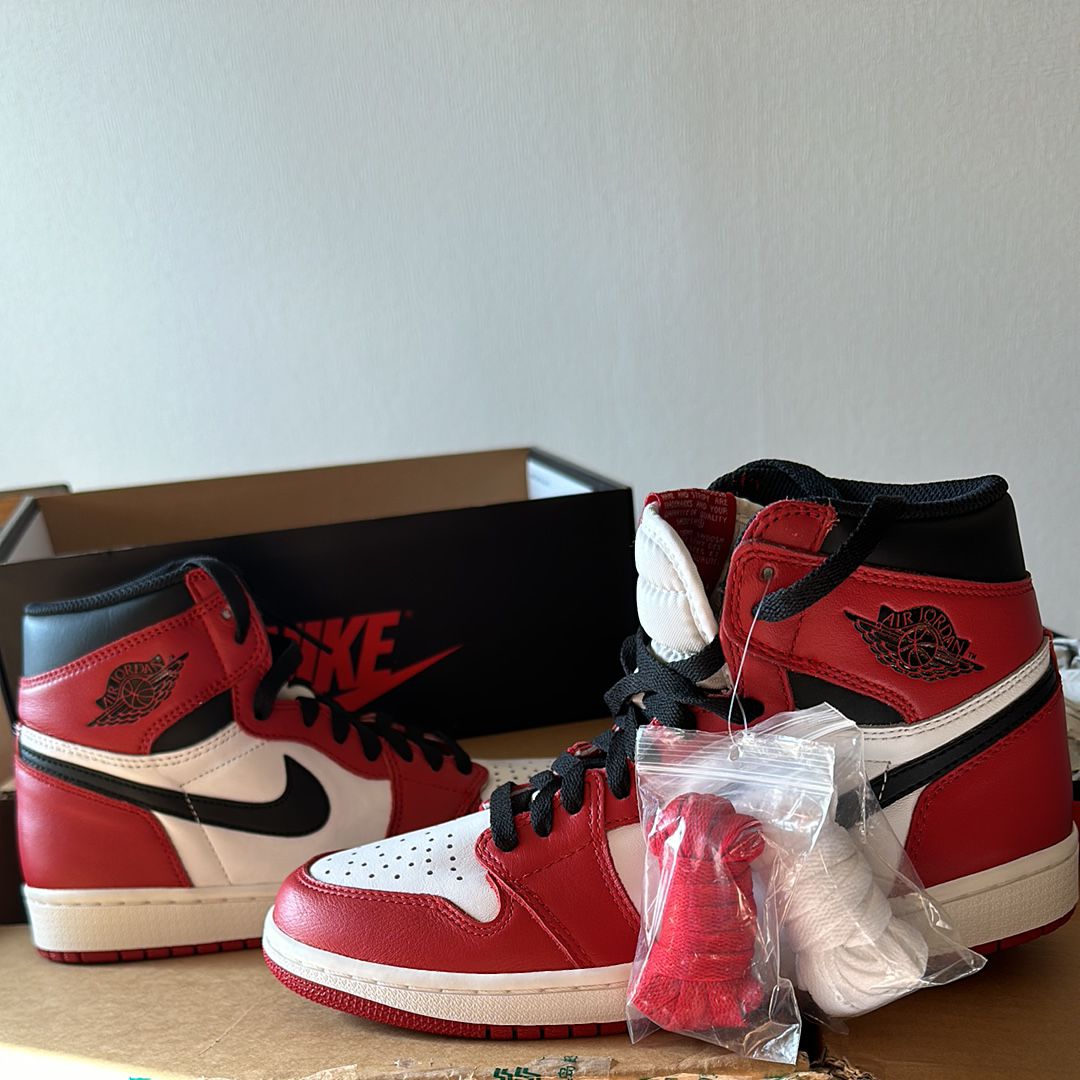 Nike Air Jordan 1 Retro High "Chicago" (2015)