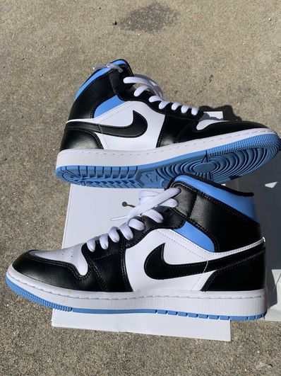 Nike Women's Air Jordan 1 Mid "Black/University Blue"