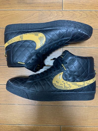 Supreme × Nike SB Blazer Mid "Black"