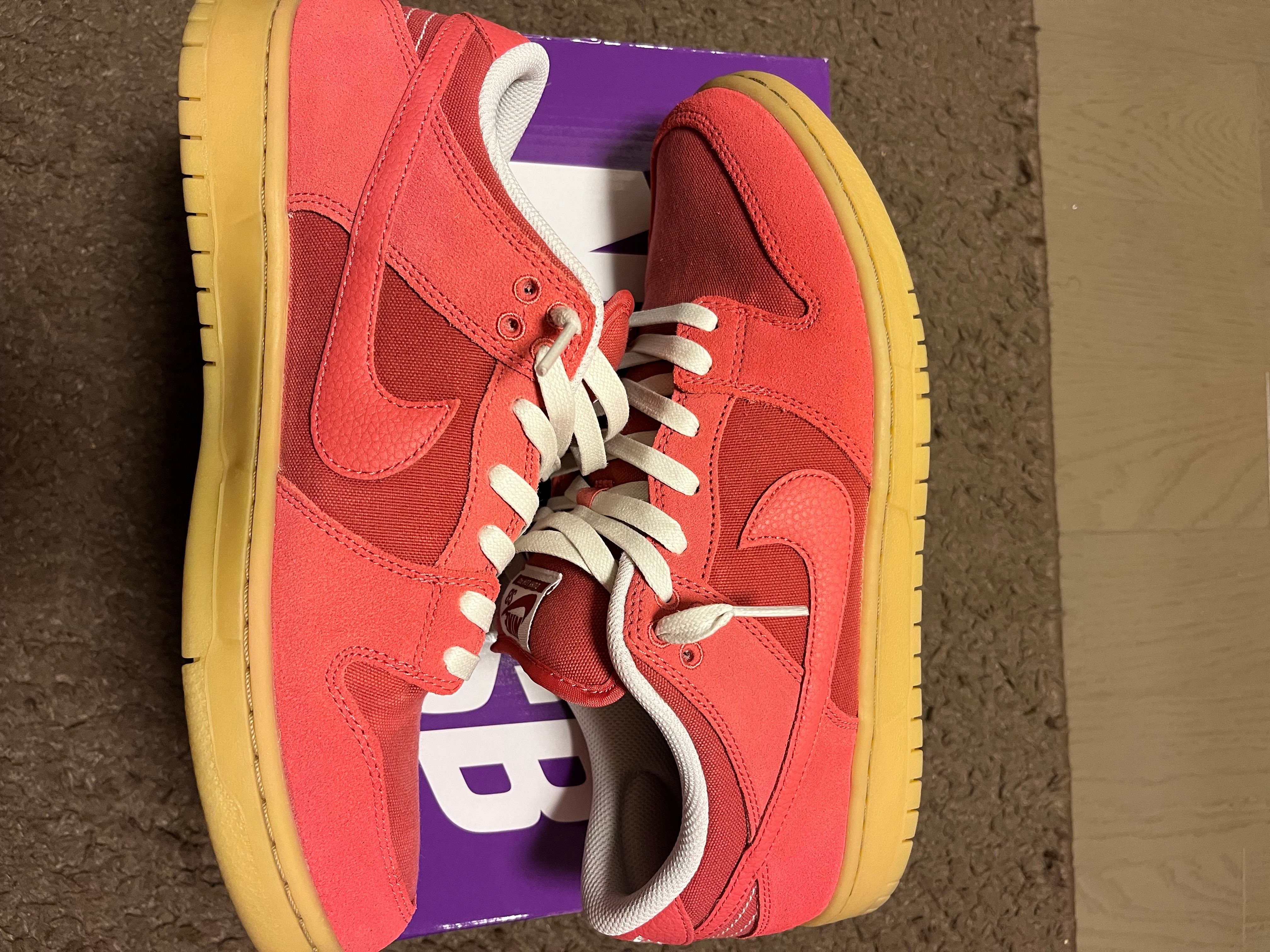 Nike SB Dunk Low "Adobe"