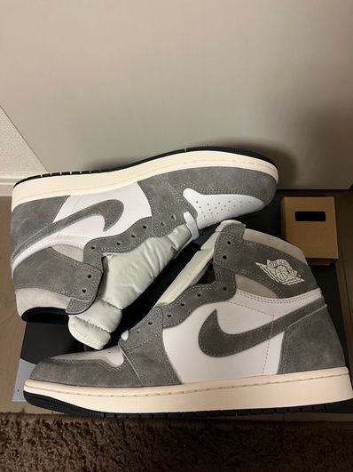 Nike Air Jordan 1 Retro High OG "Black and Smoke Grey"