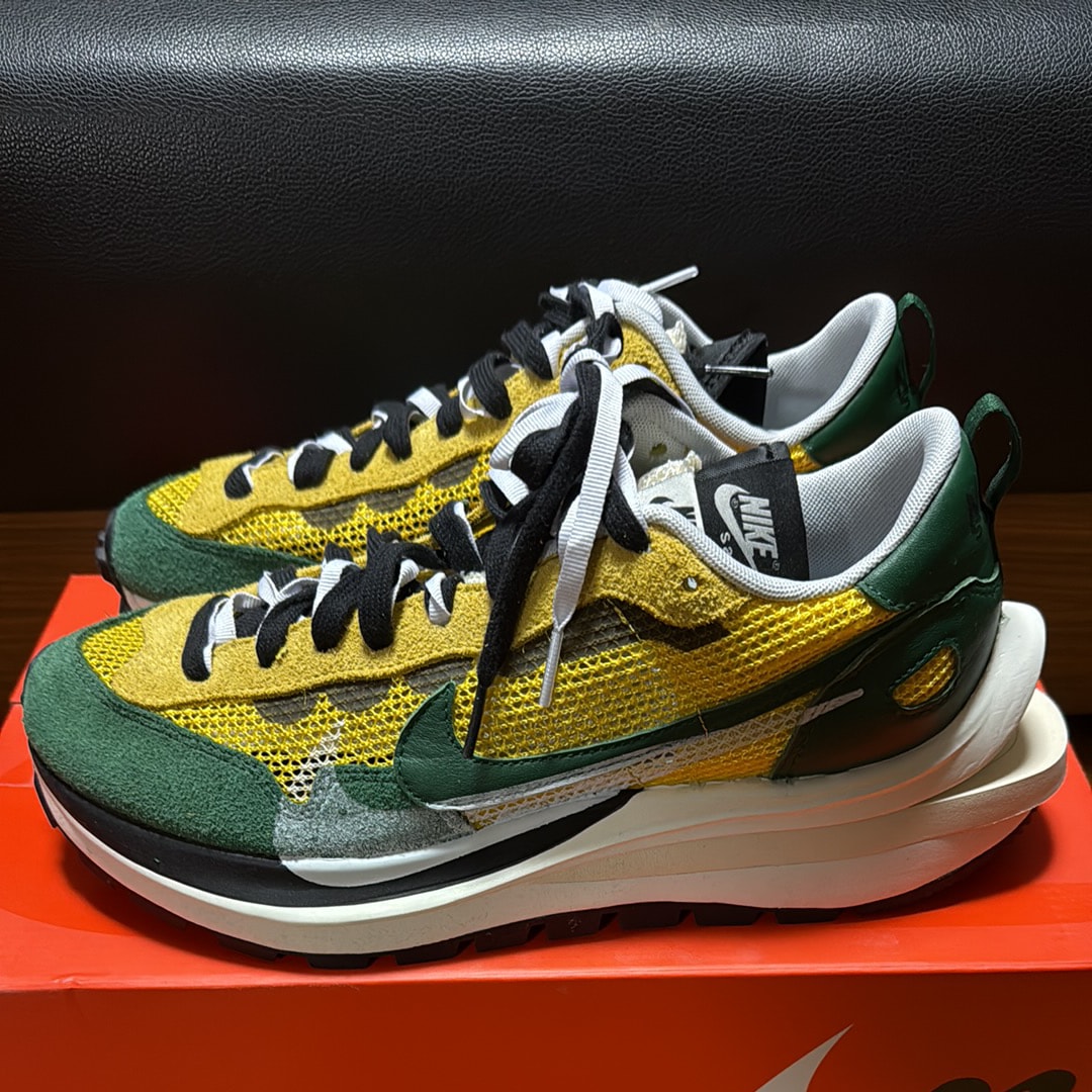 sacai × Nike Vapor Waffle "Tour Yellow/Stadium Green-Sail"