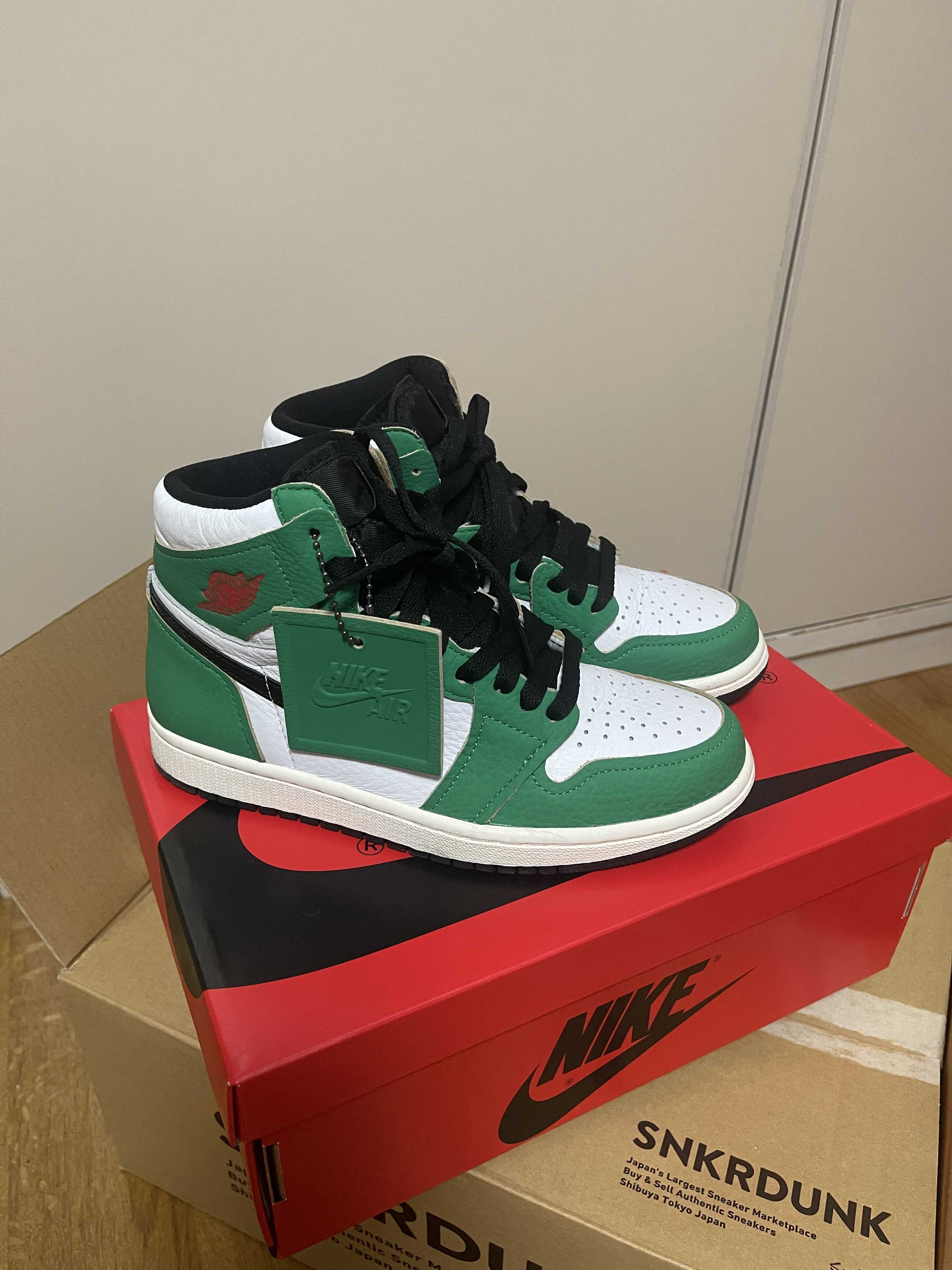 Nike Women's Air Jordan 1 High OG "Lucky Green/White-Sail-Black"   