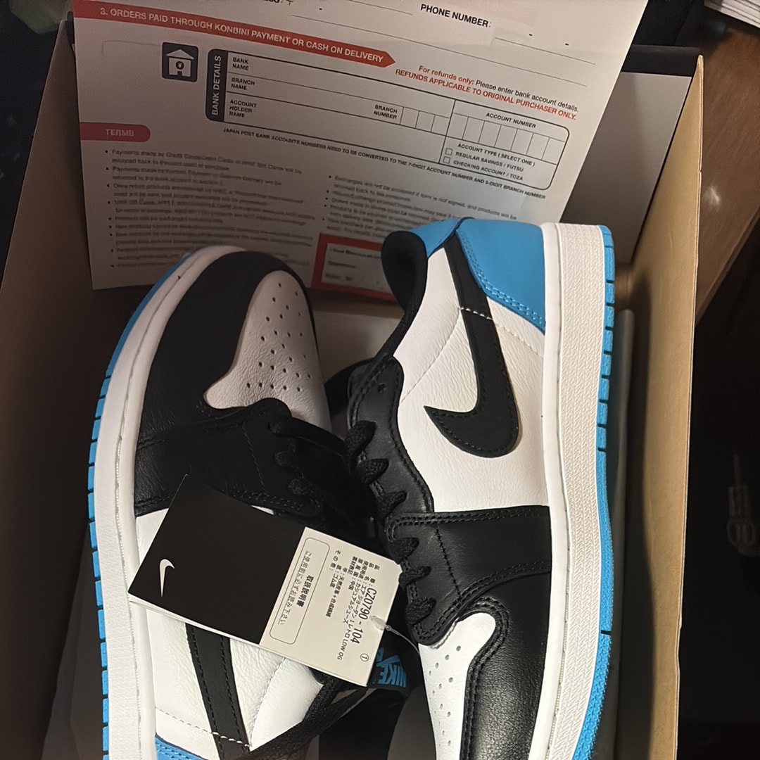 ナイキ エアジョーダン1 ロー OG "ブラック アンド ダークパウダーブルー/UNC"