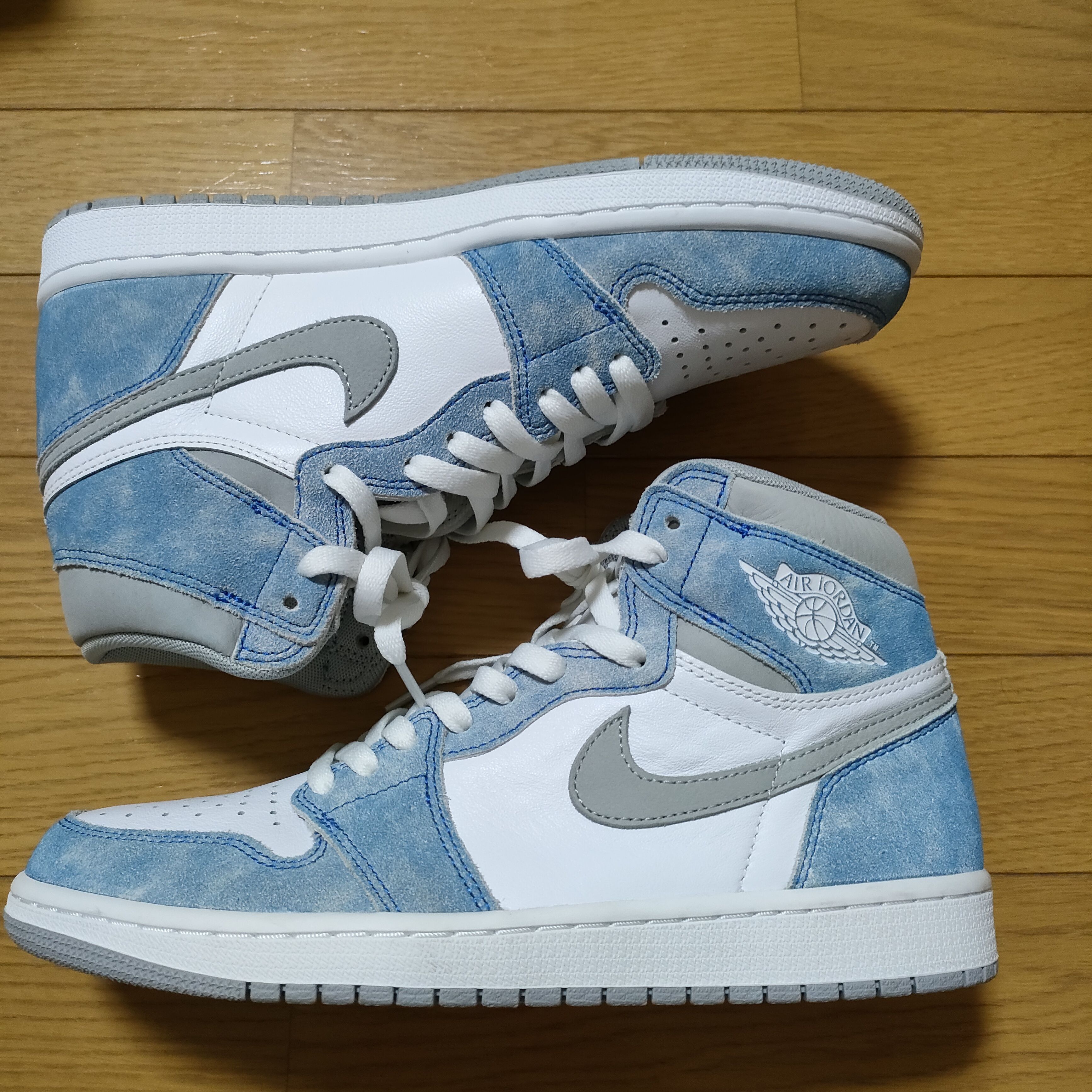 Nike Air Jordan 1 High OG "Hyper Royal"