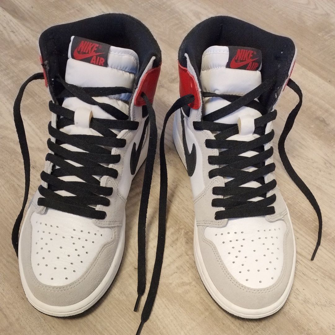 Nike Air Jordan 1 High OG "White/Black/Light Smoke Grey"