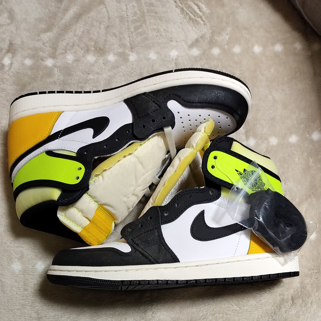 Nike Air Jordan 1 High OG "Volt Gold"