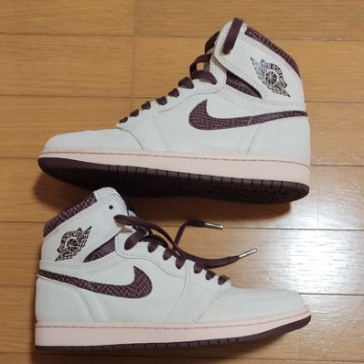 A Ma Maniere × Nike Air Jordan 1 Retro High OG "Sail and Burgundy"