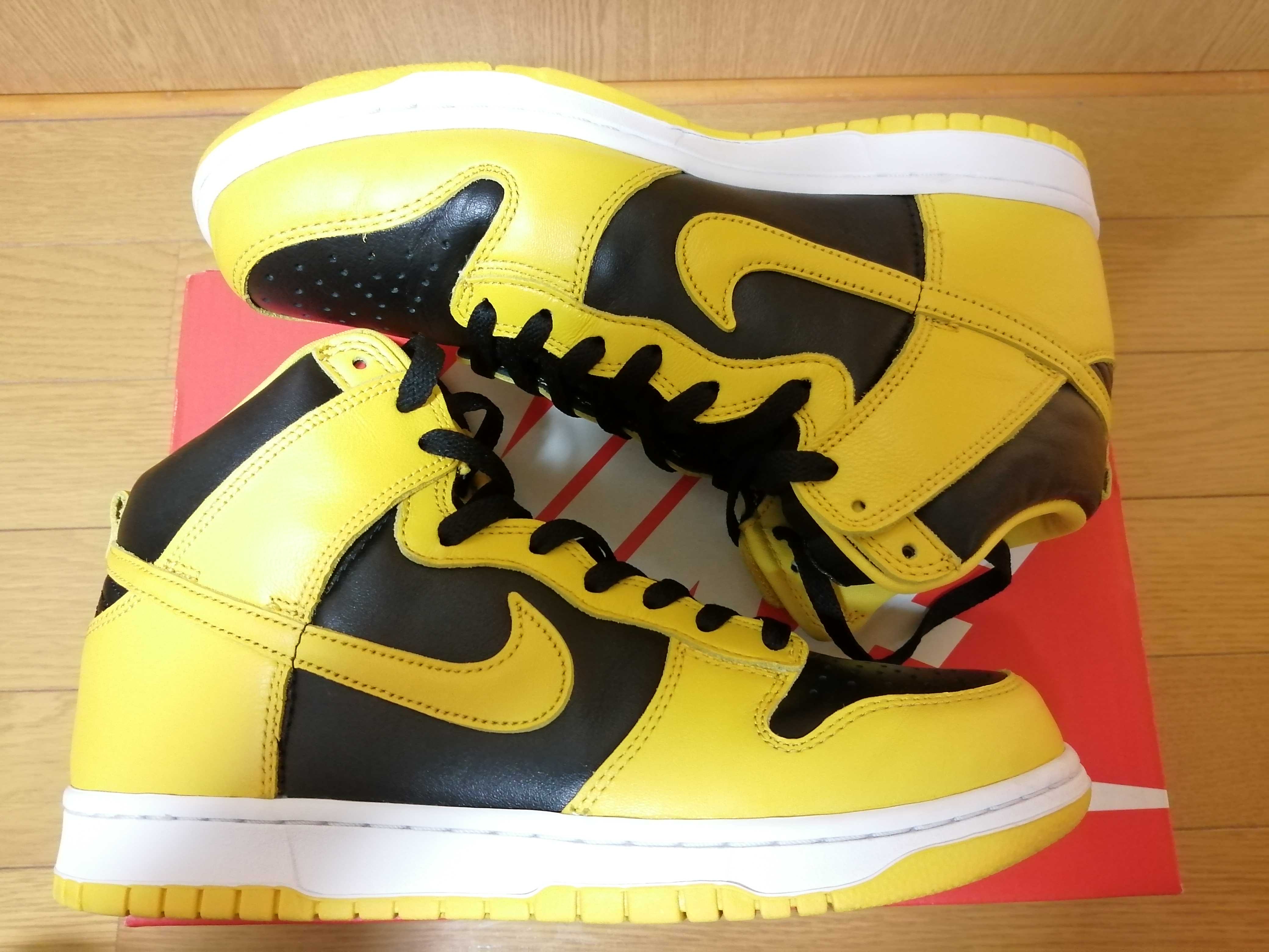 Nike Dunk High "Black/Varsity Maize"