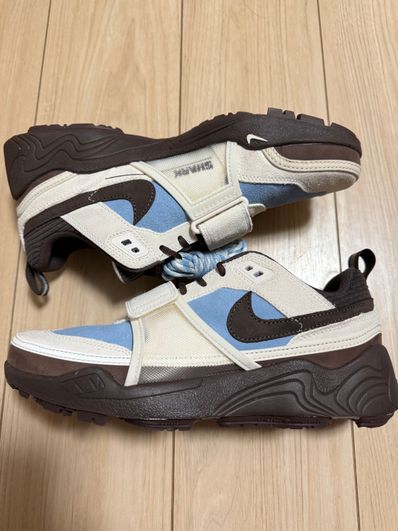 Travis Scott × Nike Zoom Field Jaxx "Pale Ivory and Leche Blue"