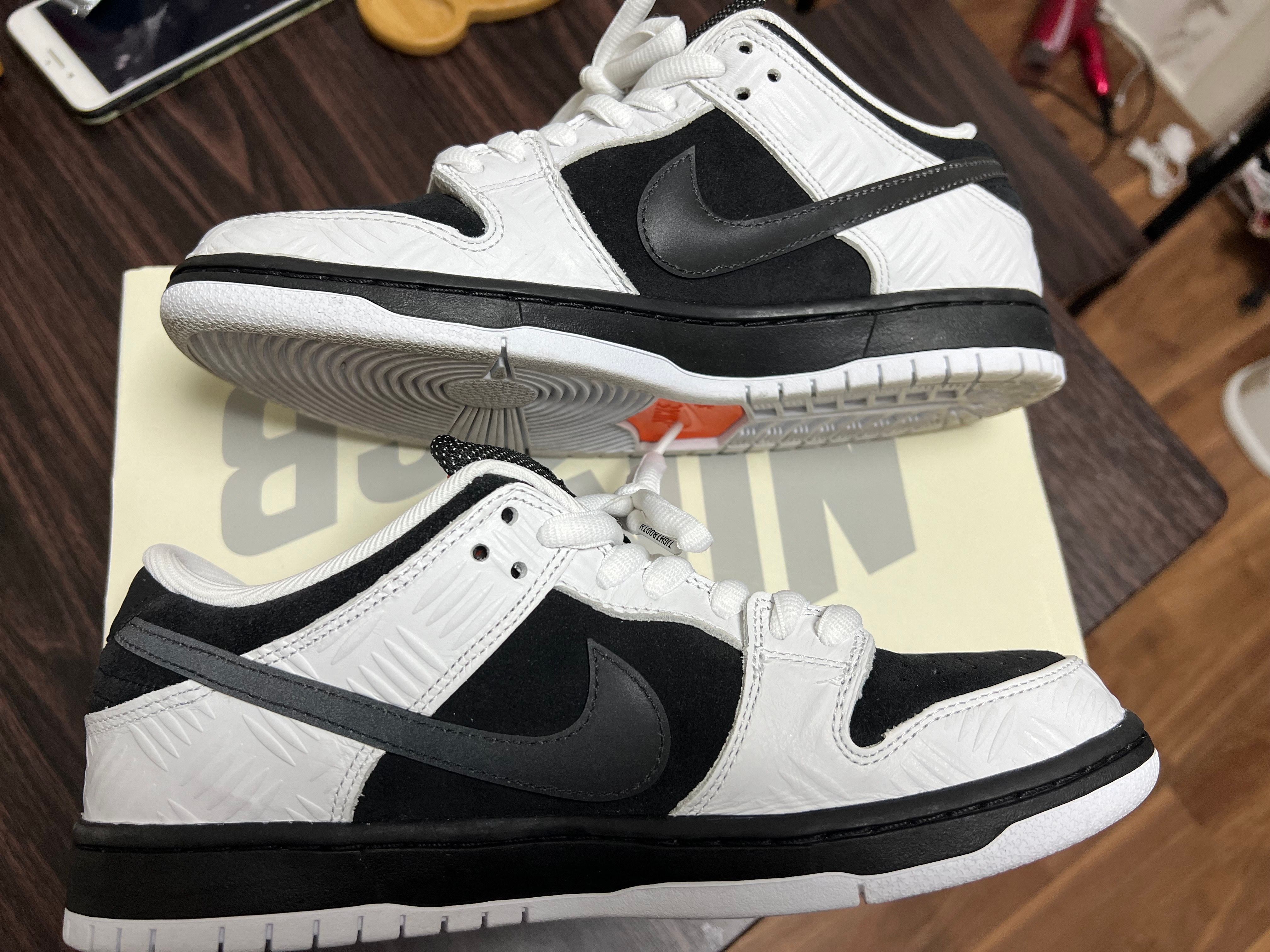 TIGHTBOOTH × Nike SB Dunk Low Pro QS "Black and White"