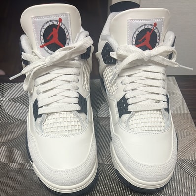 Nike Air Jordan 4 "Flight Club"