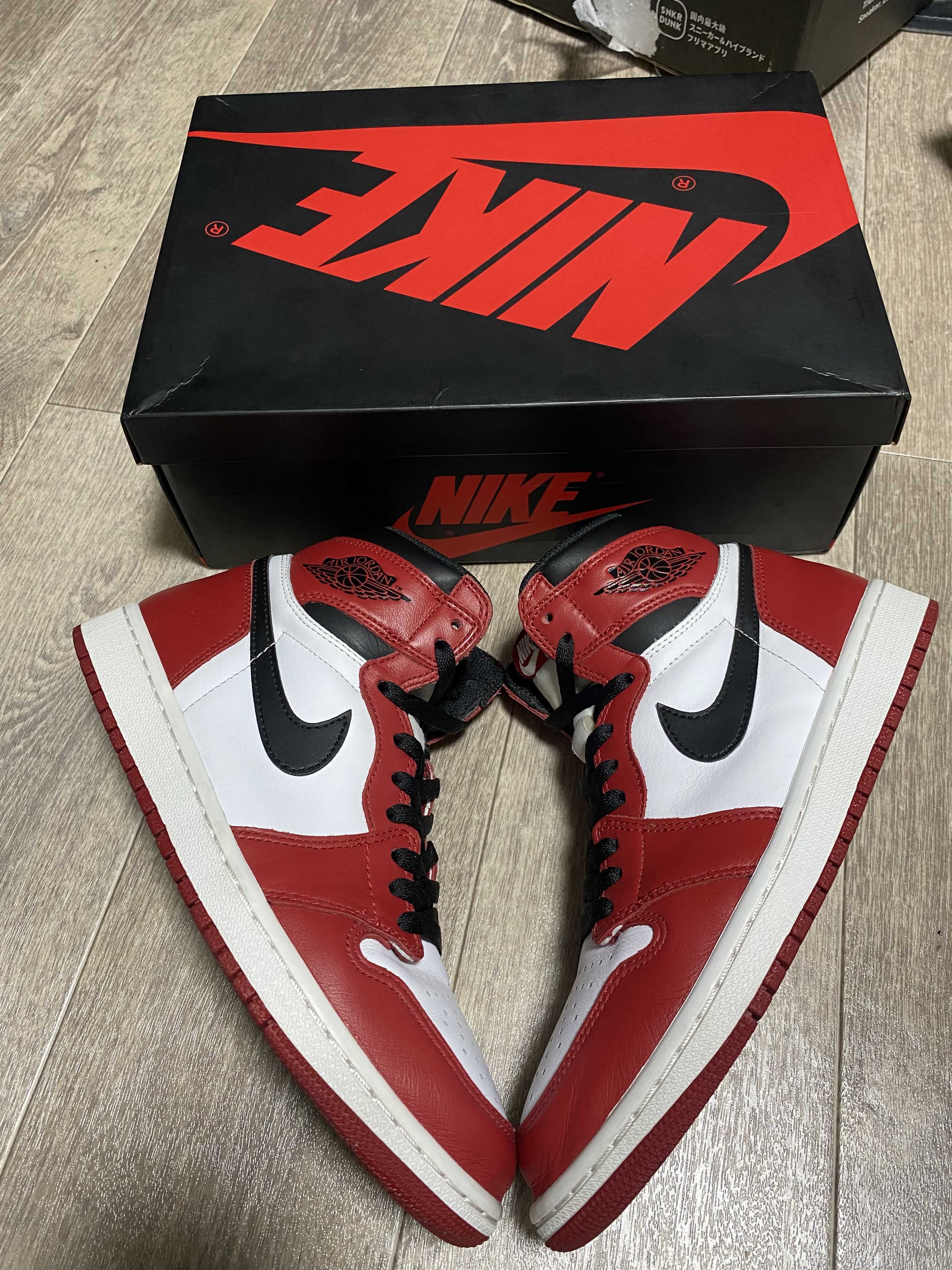 Nike Air Jordan 1 Retro High "Chicago" (2015)