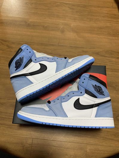 Nike Air Jordan 1 High OG "University Blue"