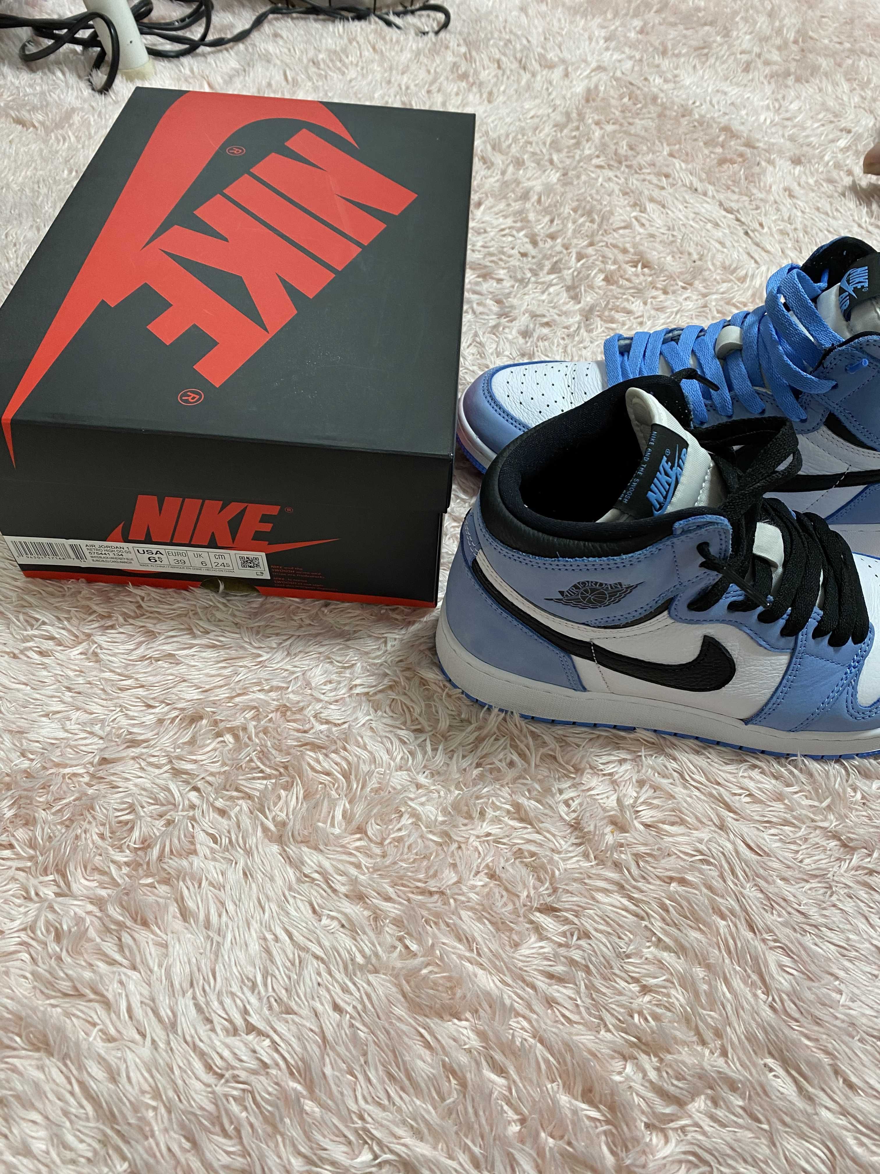 Nike GS Air Jordan 1 High "White/University Blue/Black"