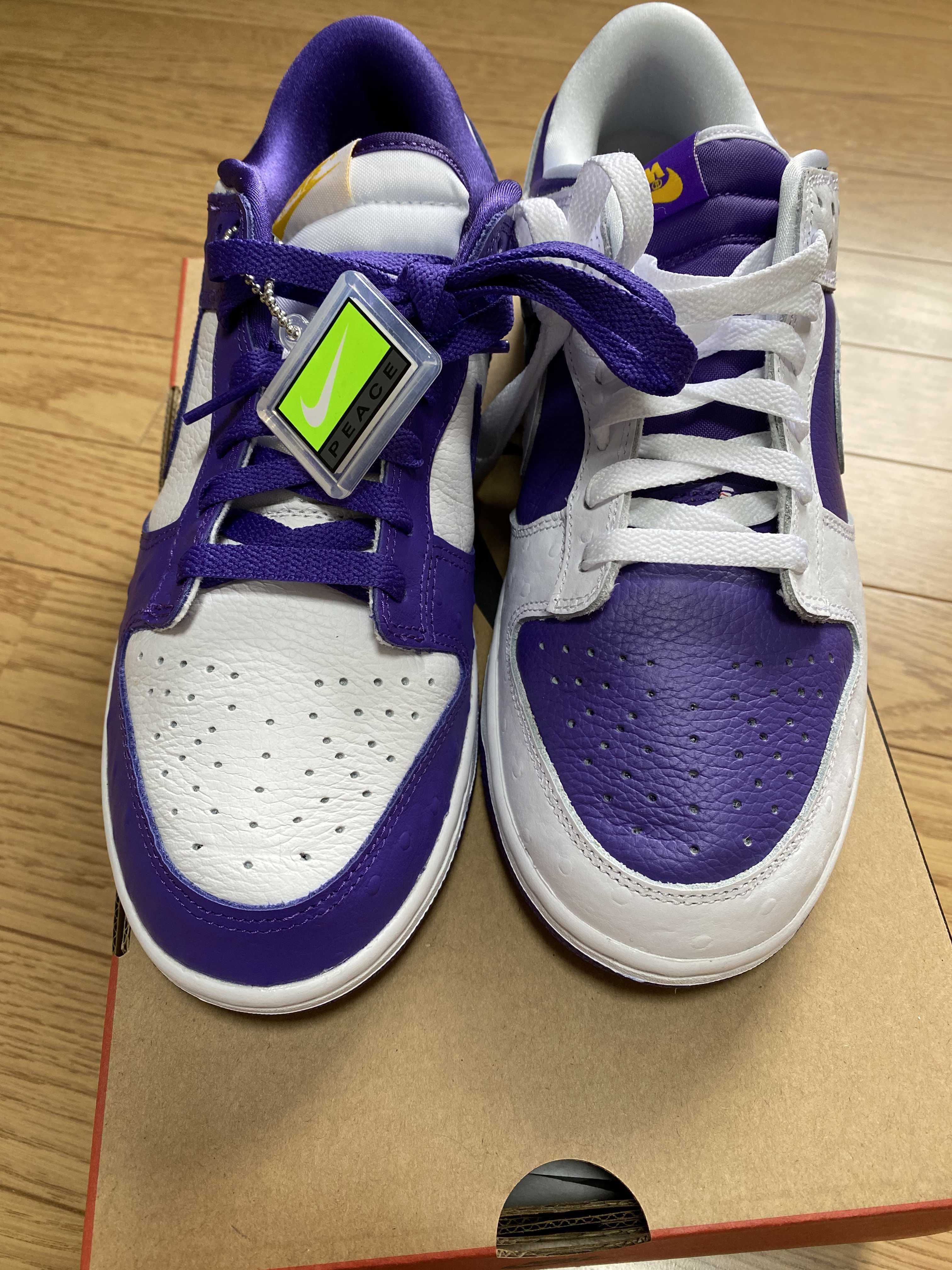 Nike Women's Dunk Low "Made You Look"