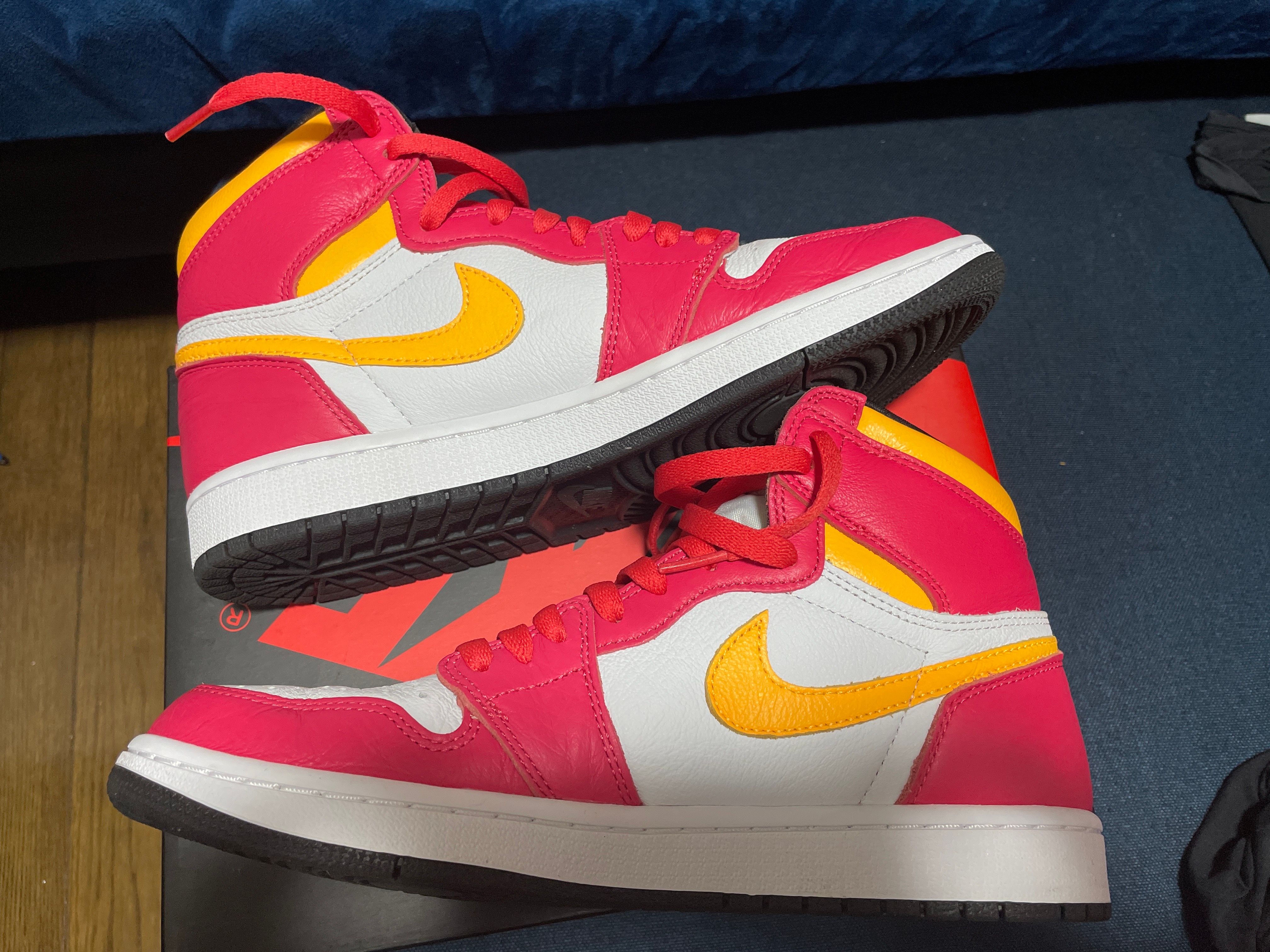 Nike Air Jordan 1 High OG "Light Fusion Red"