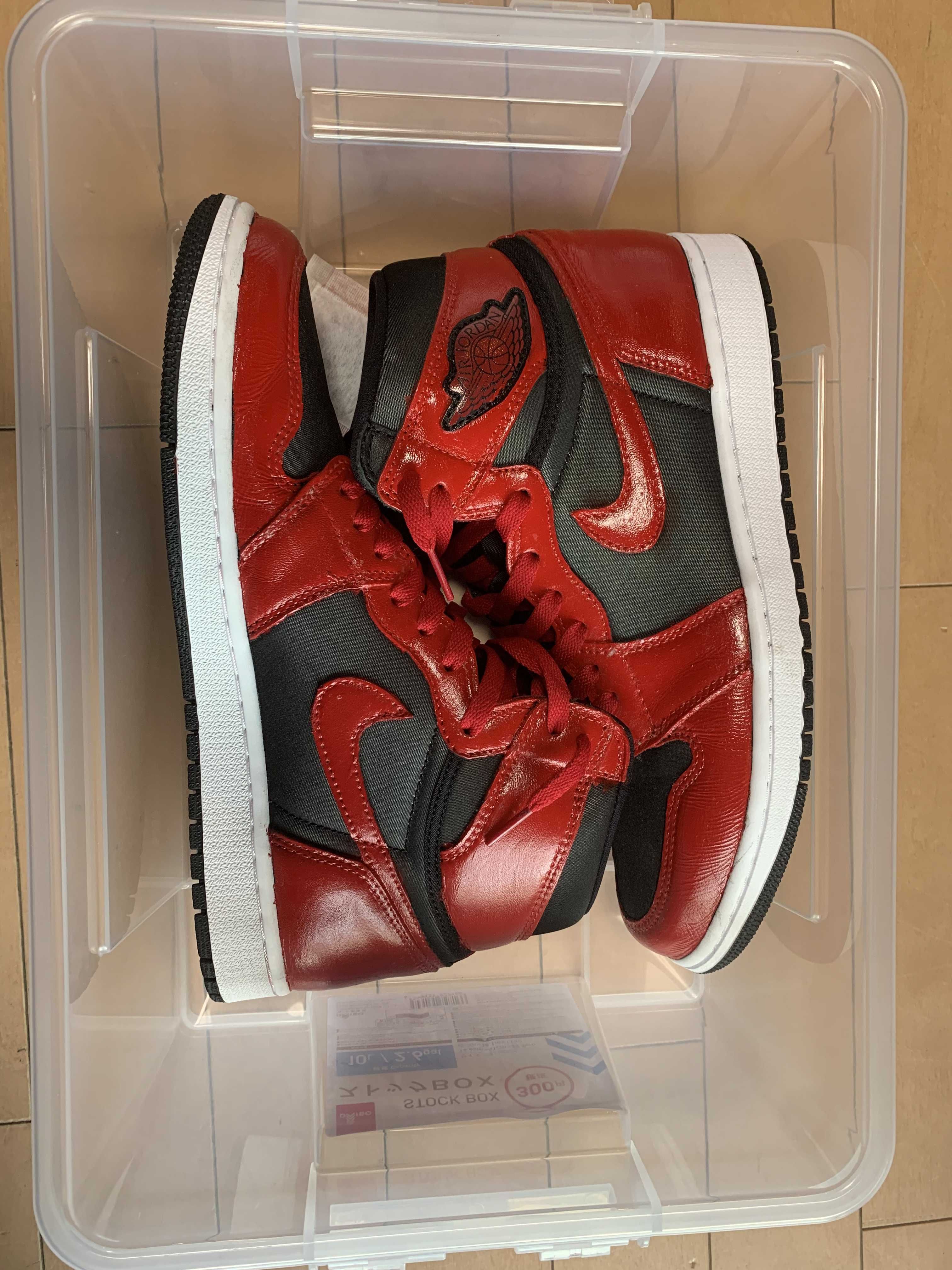 Nike Air Jordan 1 Retro High OG "Black/Metallic Silver/Gym Red"  