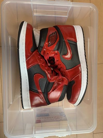 Nike Air Jordan 1 Retro High OG "Black/Metallic Silver/Gym Red"