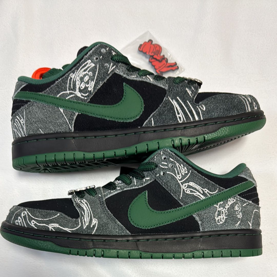 There Skateboards × Nike SB Dunk Low Pro "Anthracite and Gorge Green"