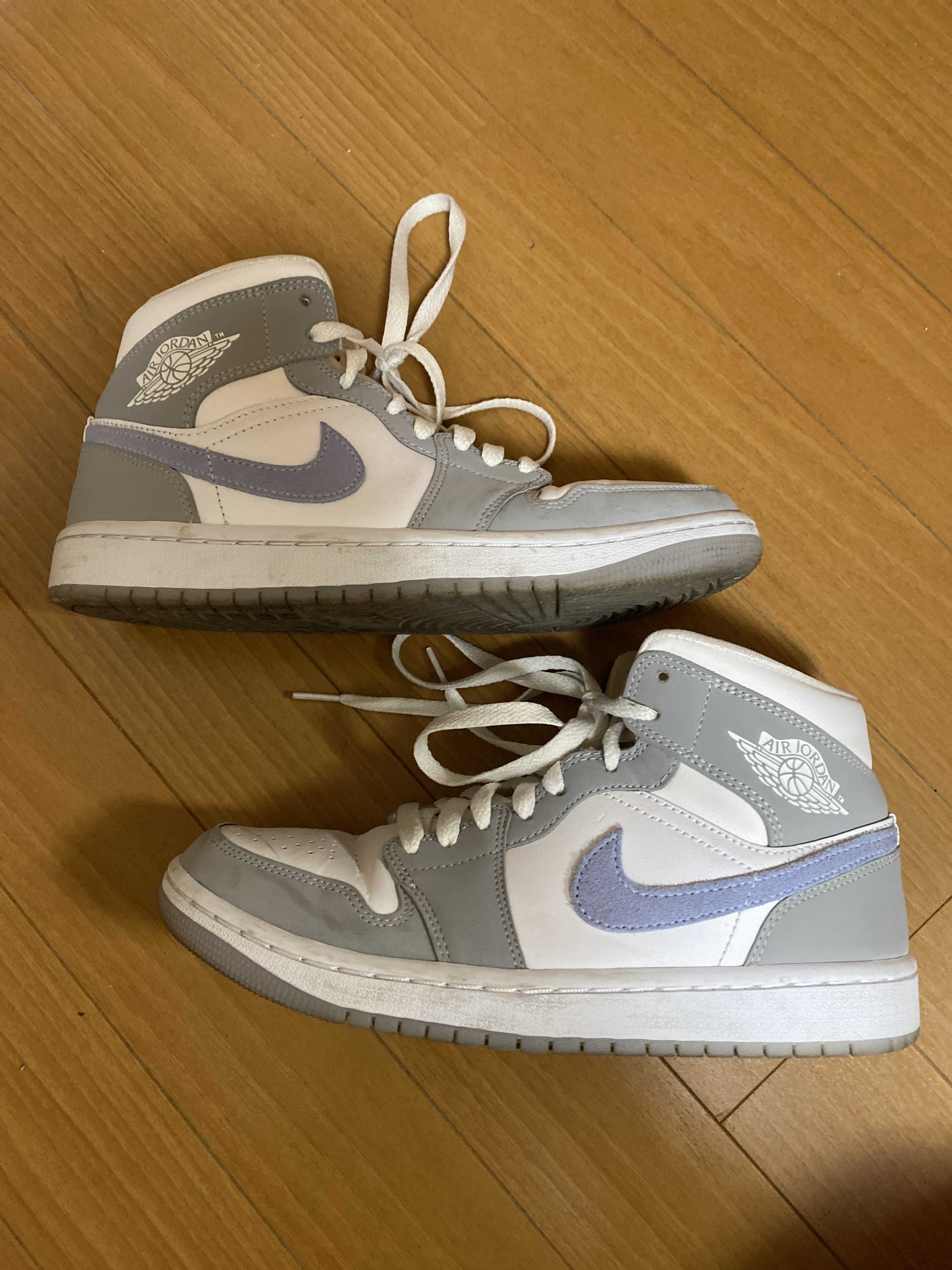 Nike Women's Air Jordan 1 Mid "Wolf Grey"