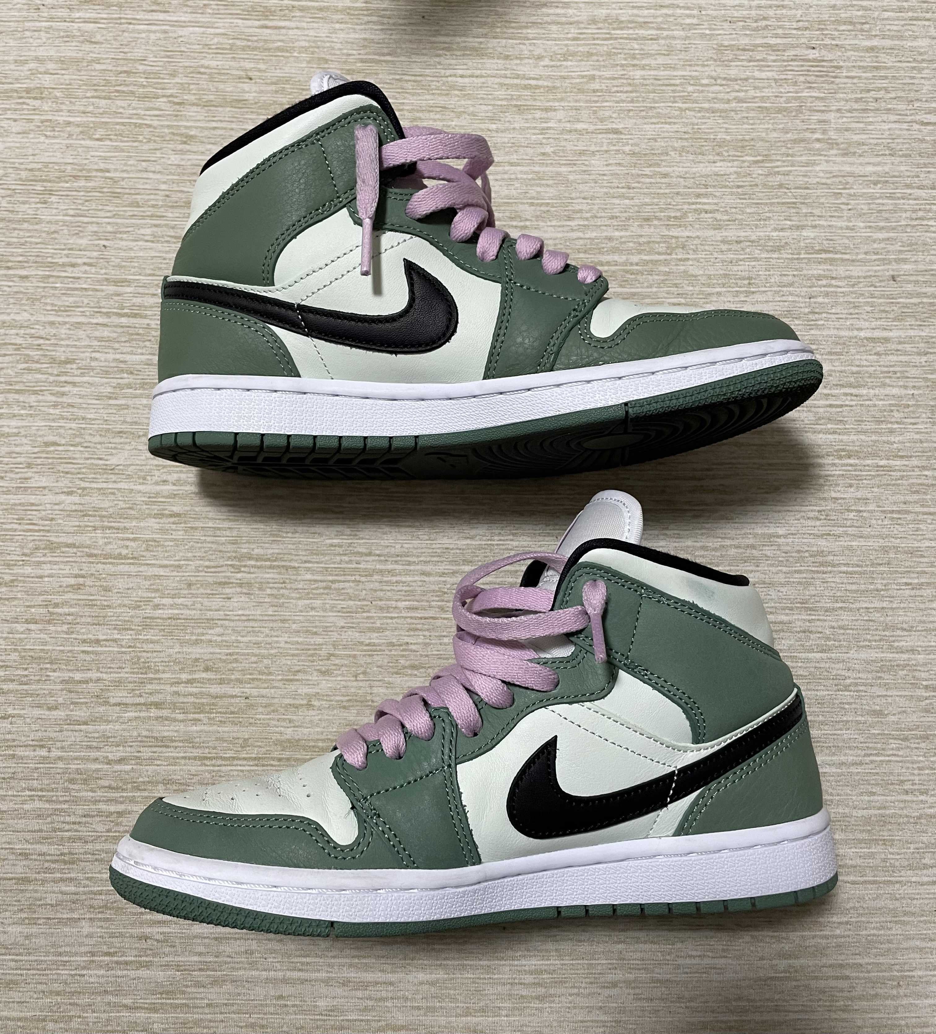 NIKE Women's AIR JORDAN 1 MID SE "DUTCH GREEN"
