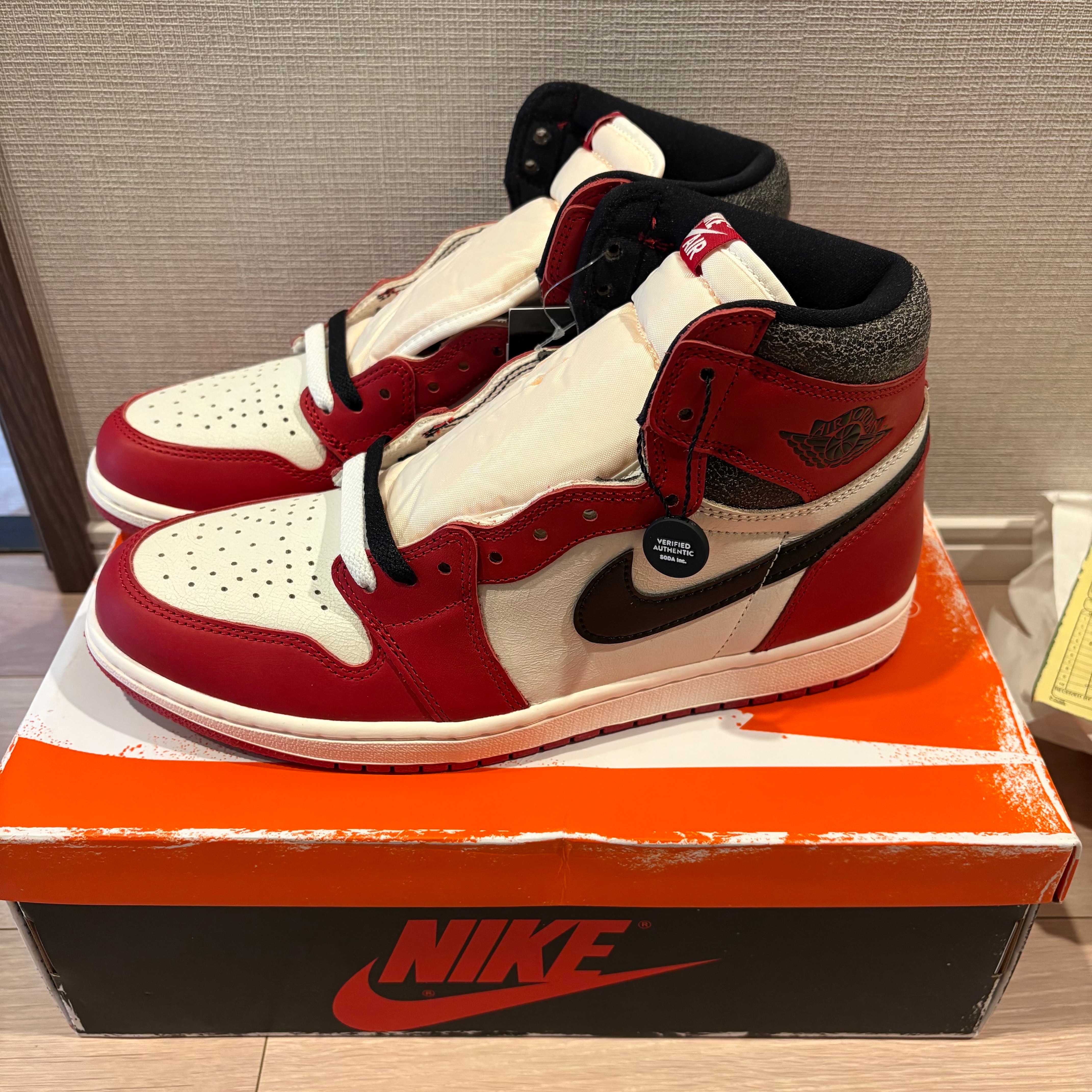 Nike Air Jordan 1 High OG "Lost & Found/Chicago"