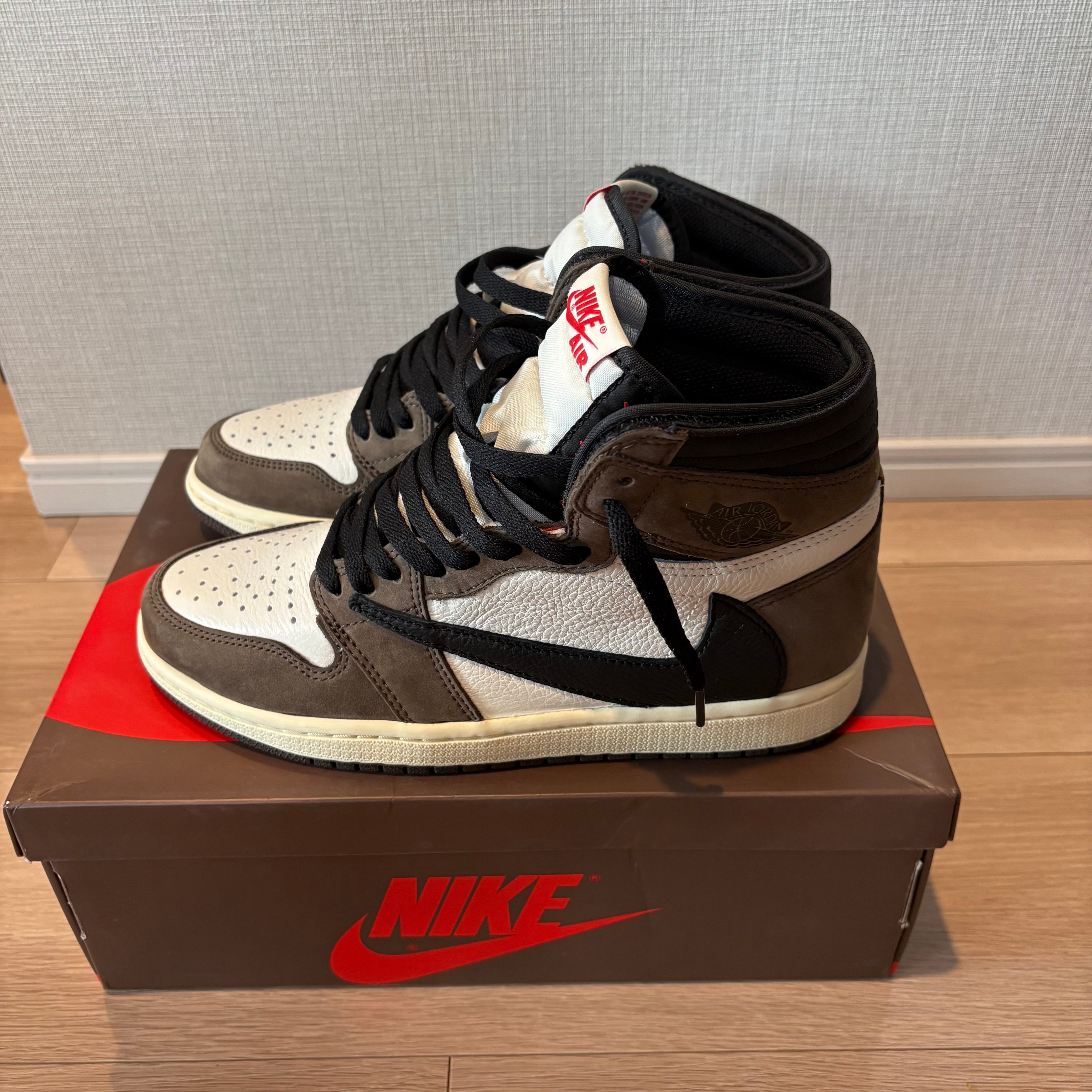 Travis Scott × Nike Air Jordan 1 Retro High OG TS SP "Sail/Dark Mocha"