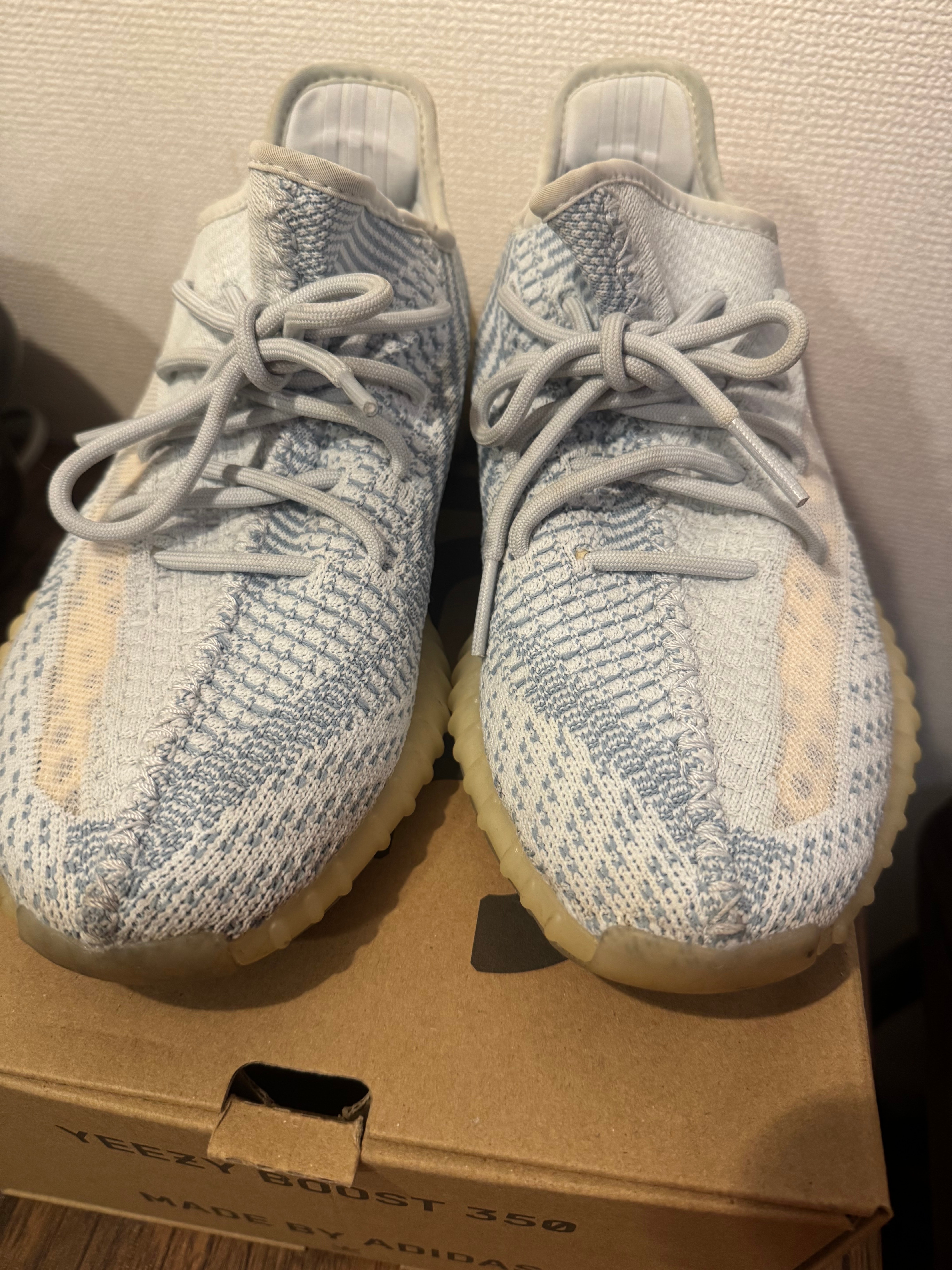 アディダス イージーブースト350V2 "クラウド ホワイト"