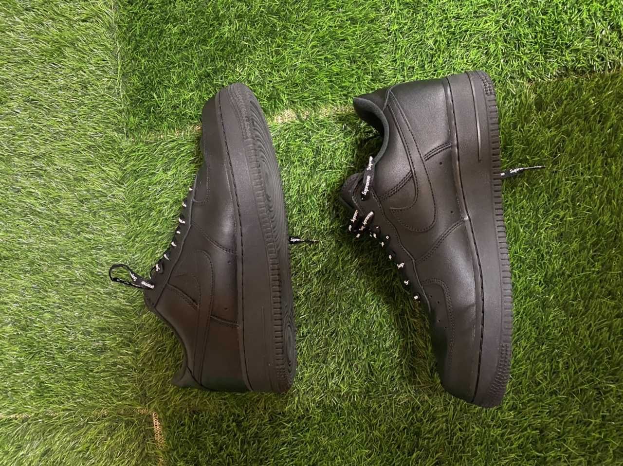 Supreme × Nike Air Force 1 Low "Black"