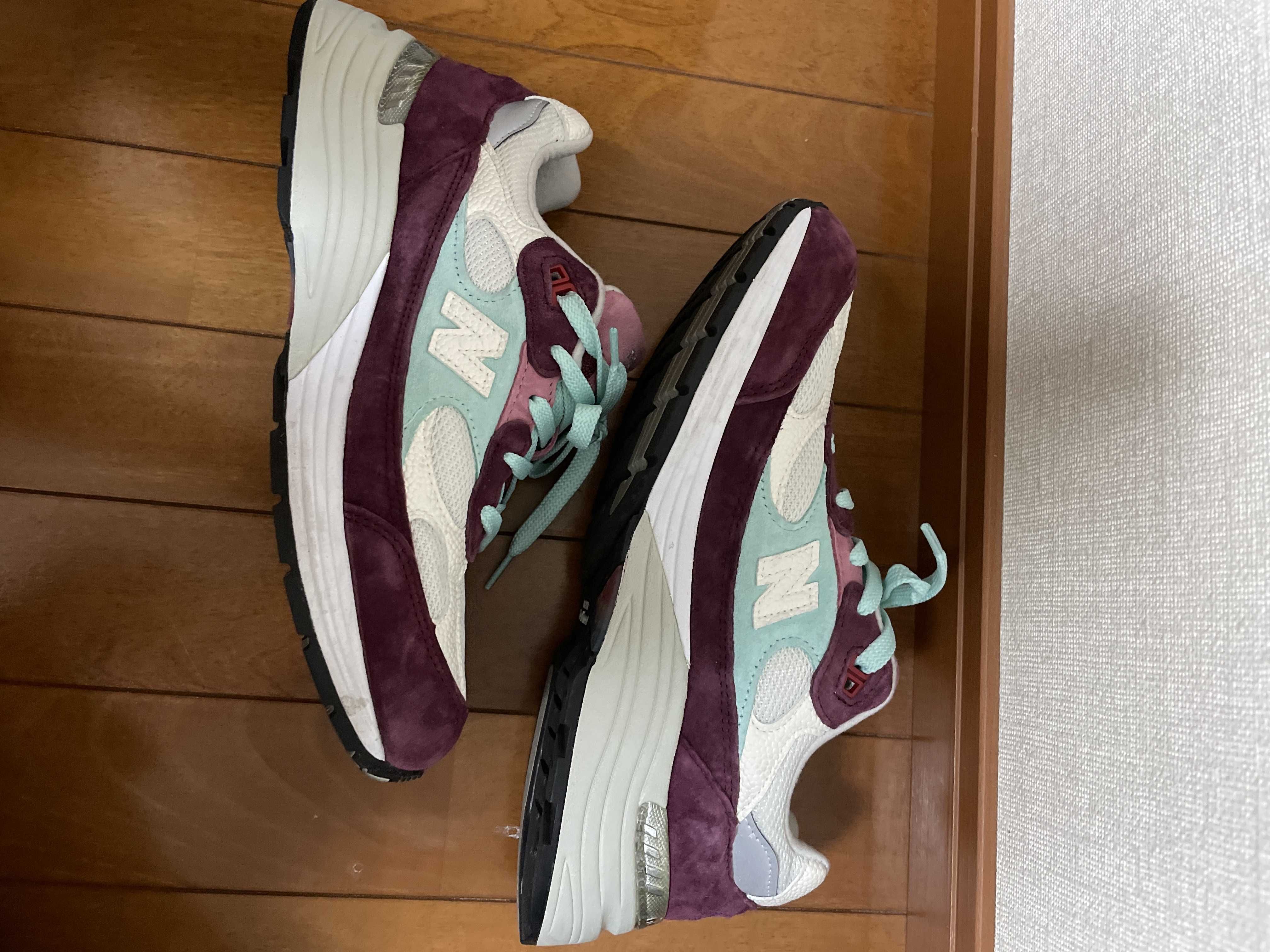 KITH × New Balance 992 Kithmas "Burgundy/White"