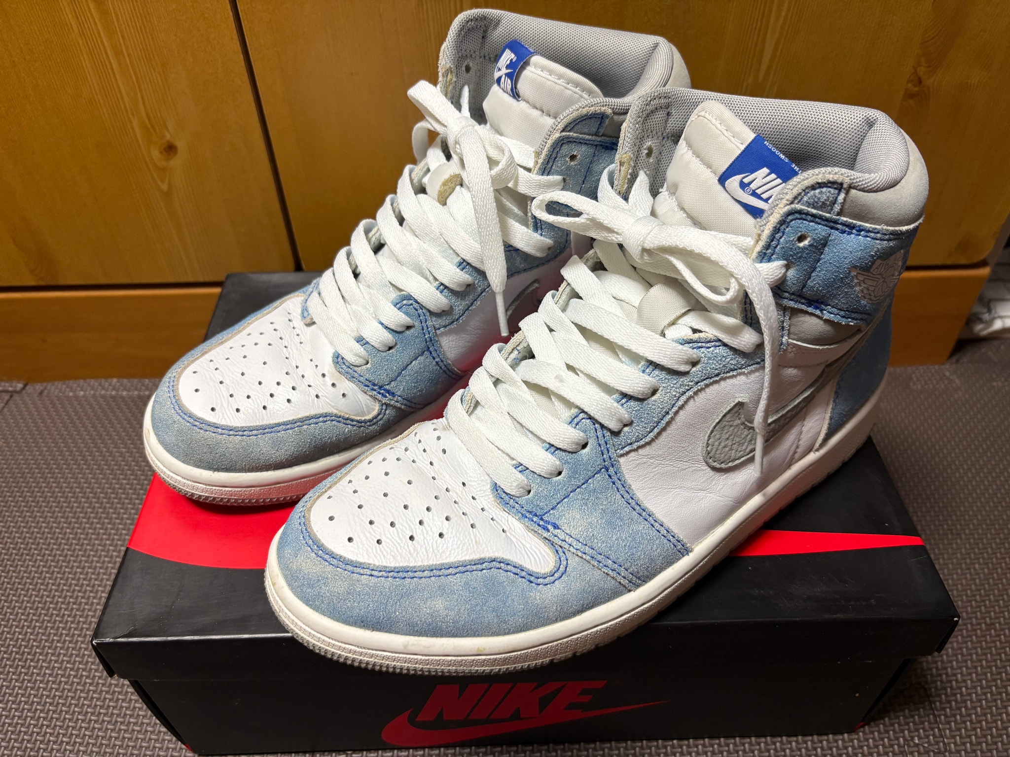 Nike Air Jordan 1 High OG "Hyper Royal"