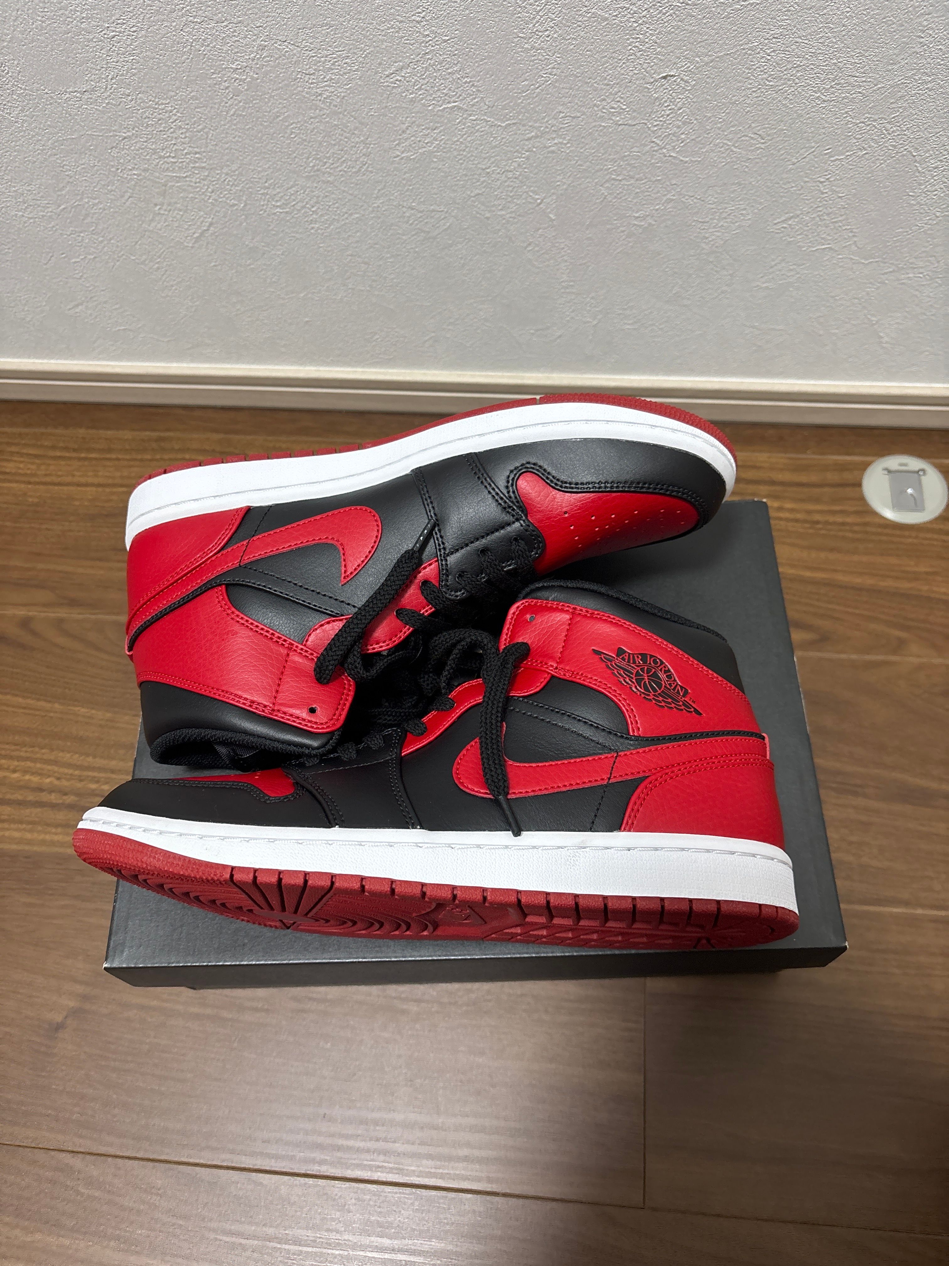 Nike Air Jordan 1 Mid "Bred"