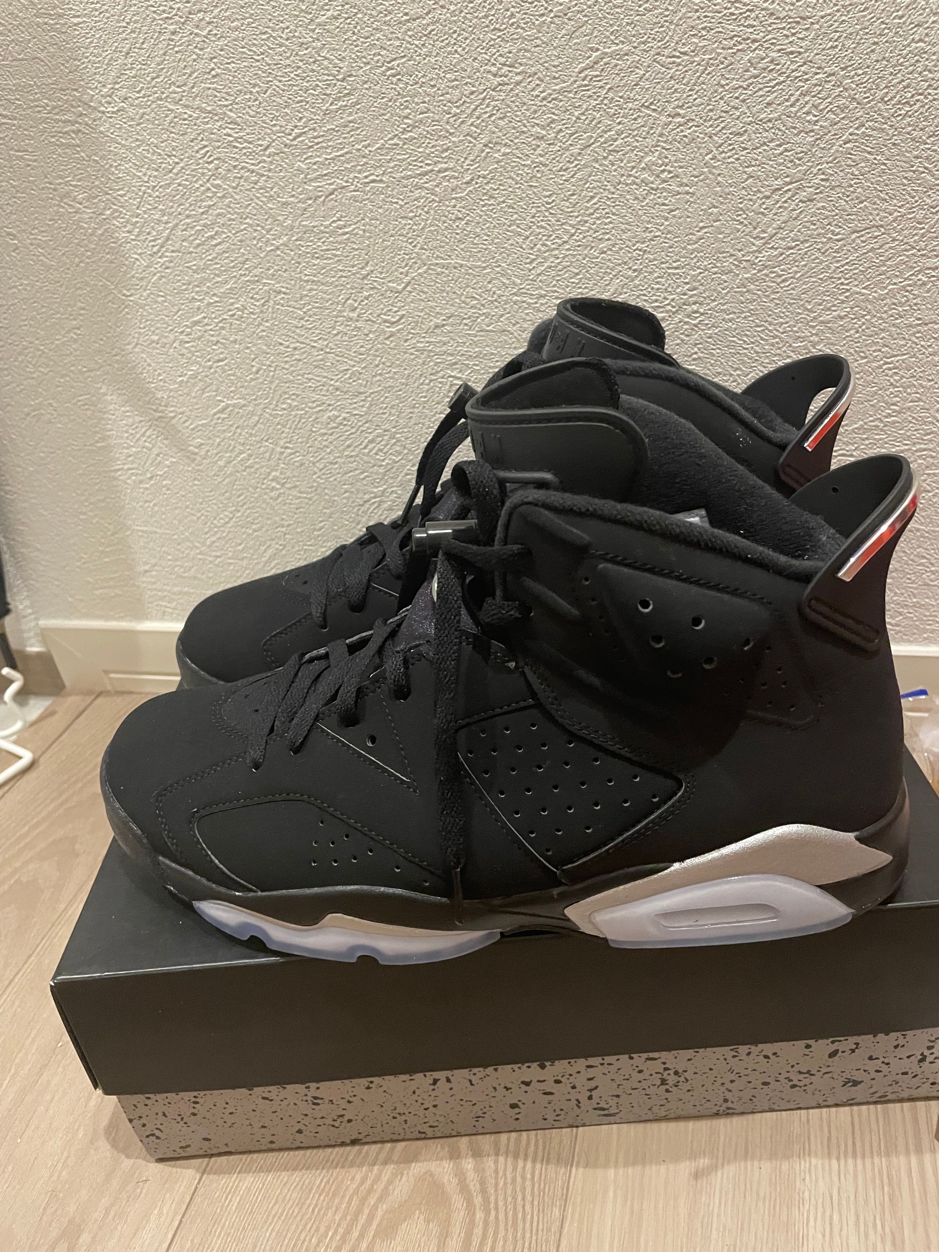 Nike Air Jordan 6 Retro "Metallic Silver"