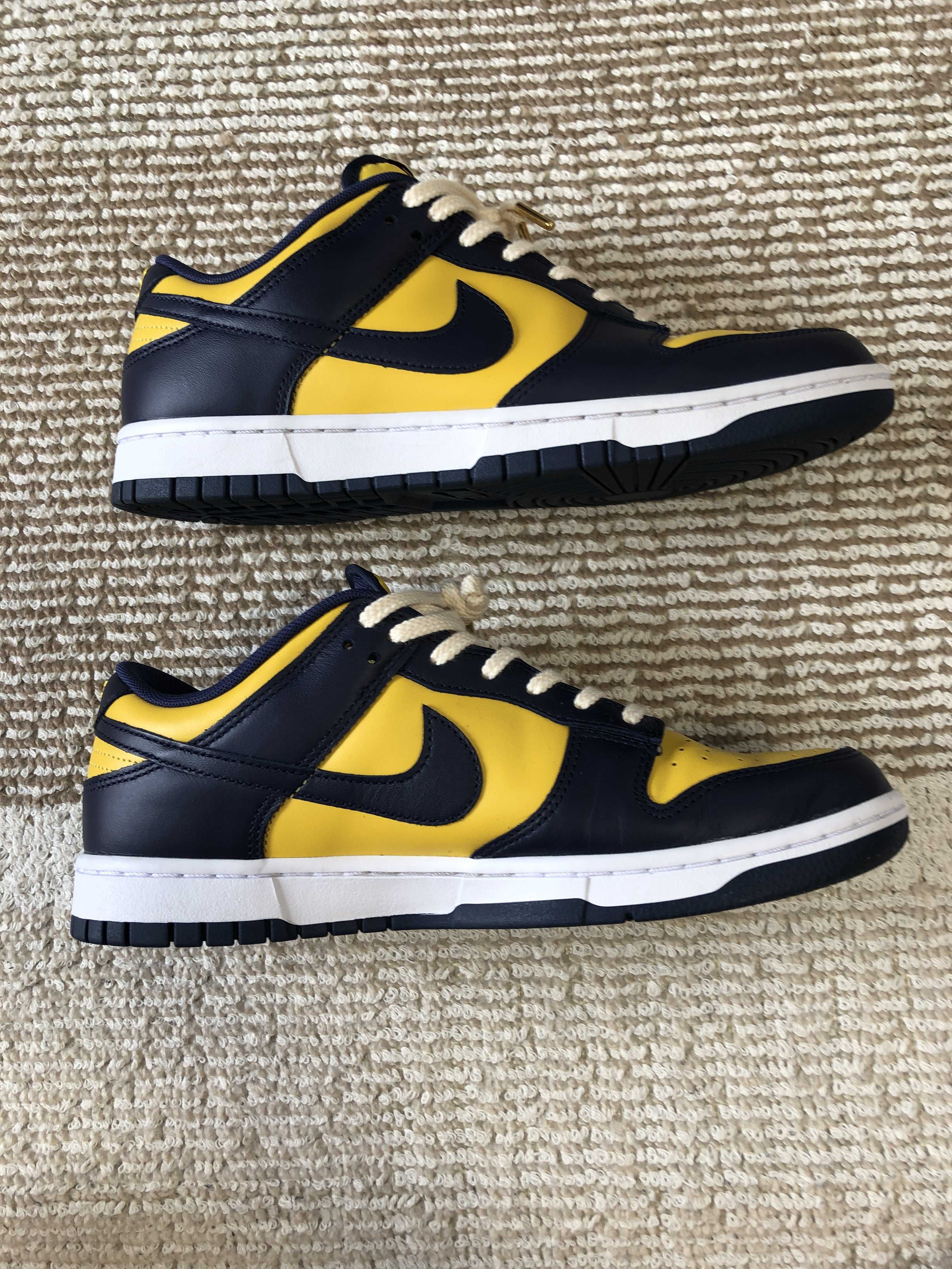 Nike Dunk Low "Michigan"