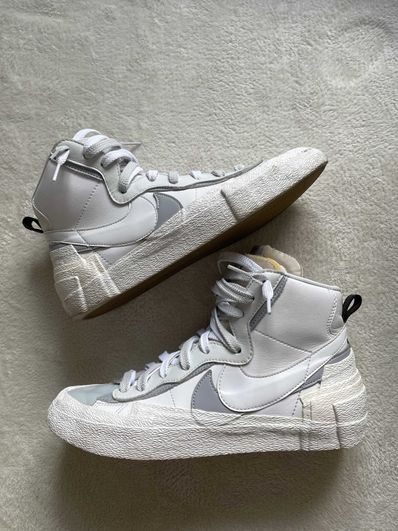 sacai × NIKE BLAZER MID "WHITE/WOLF GREY"