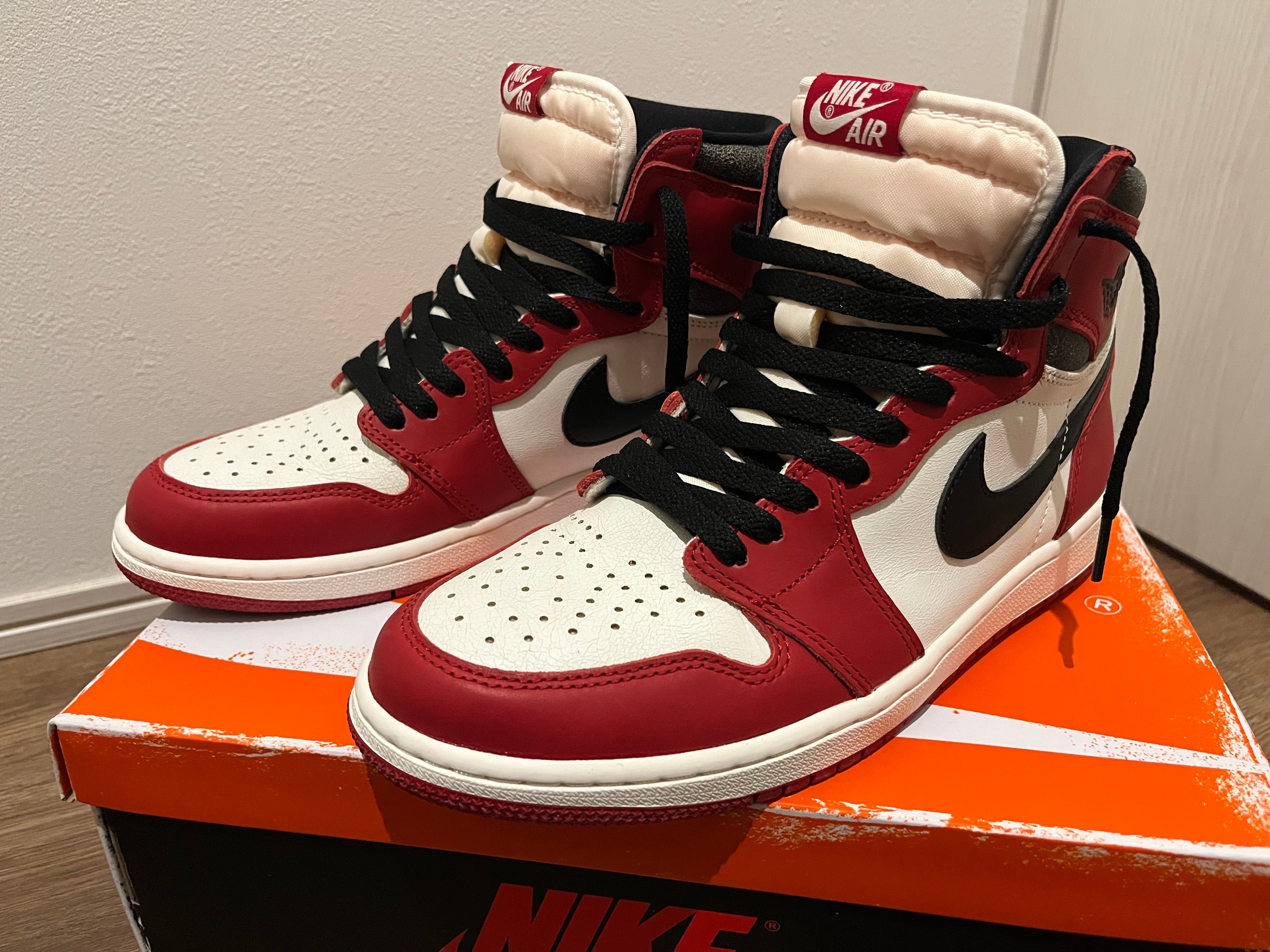 Nike Air Jordan 1 High OG "Lost & Found/Chicago"