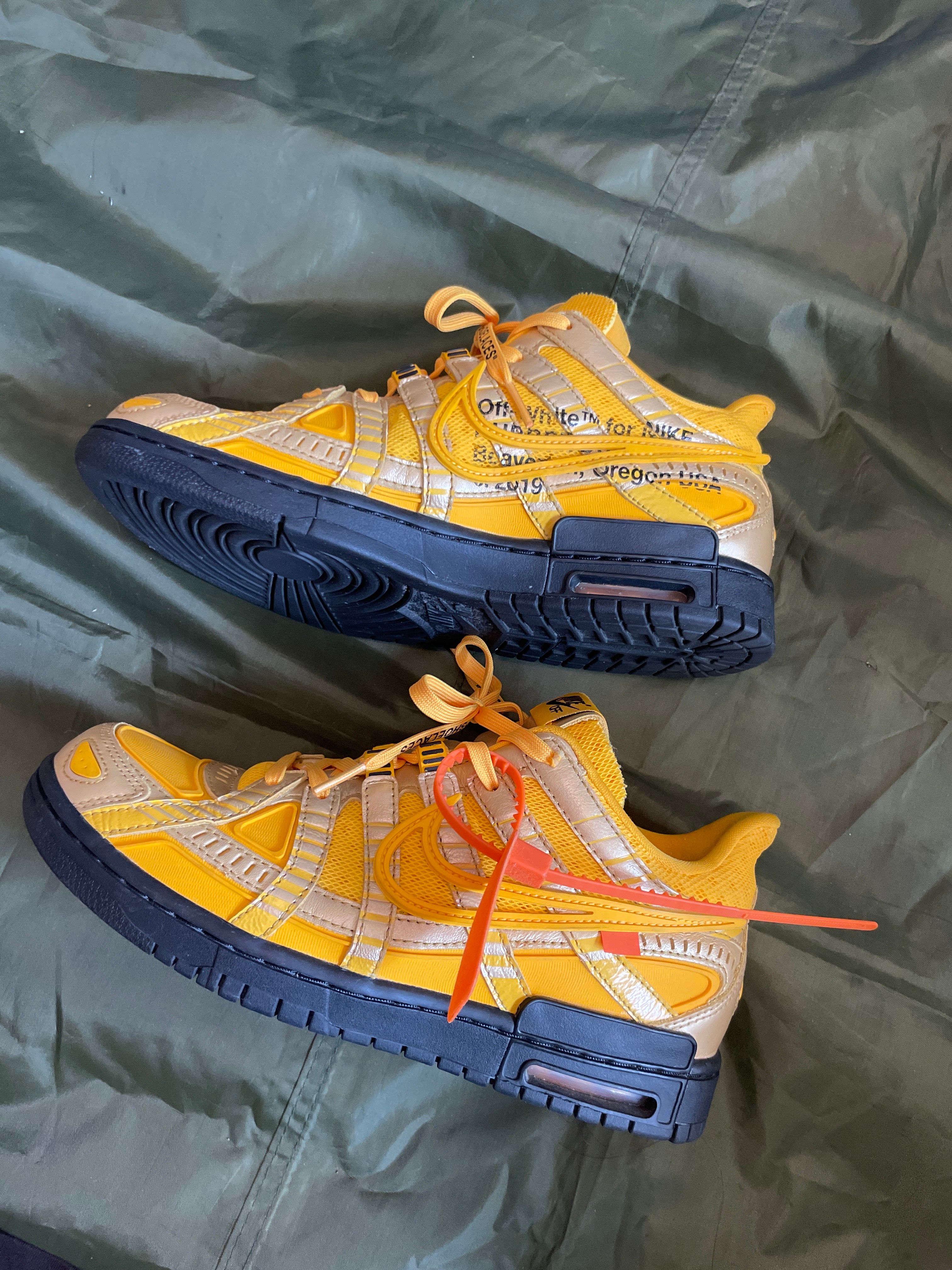 Off-White × Nike Air Rubber Dunk "University Gold"