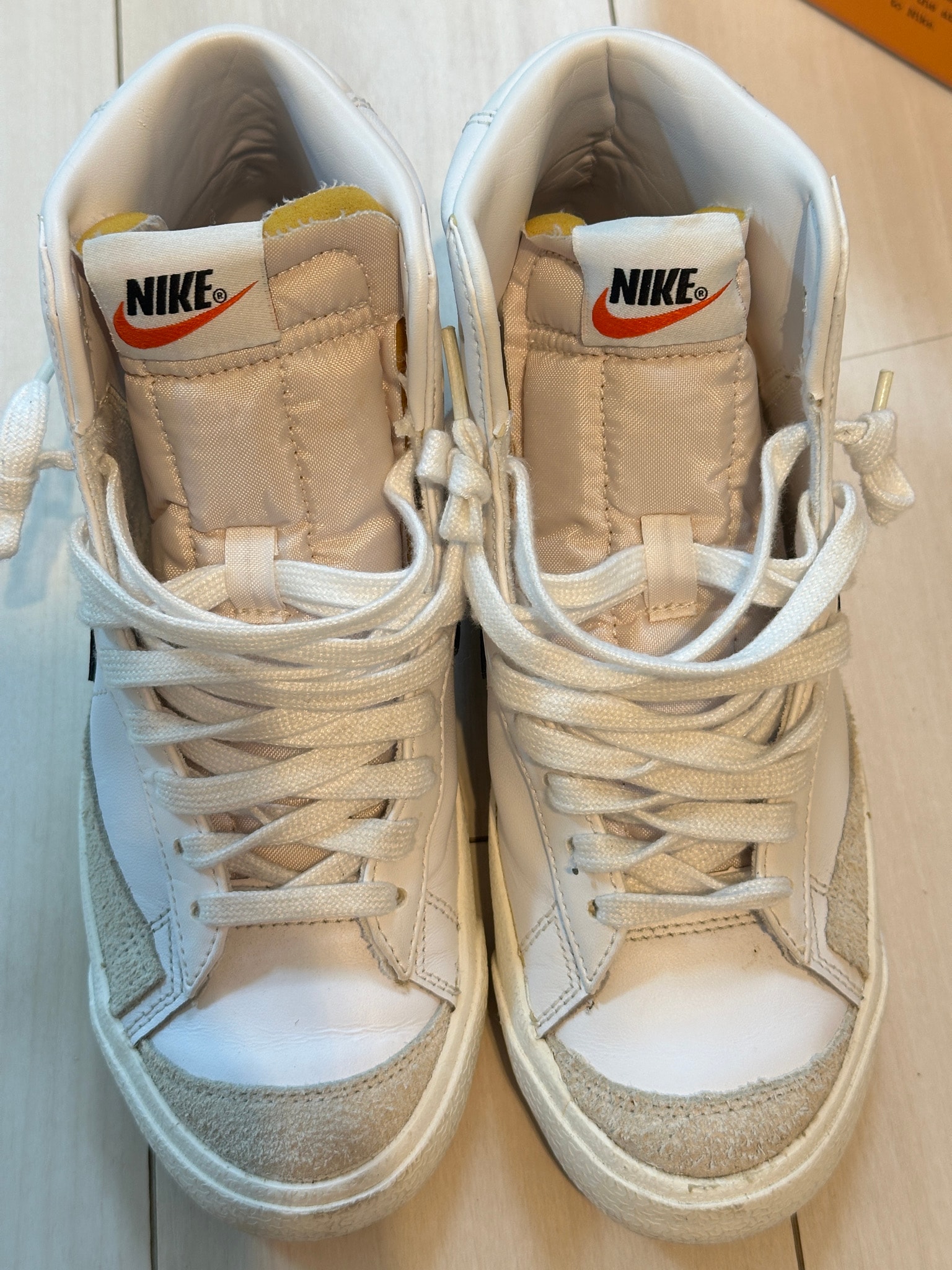 NIKE Women's BLAZER MID ’77 VINTAGE "WHITE/BLACK"