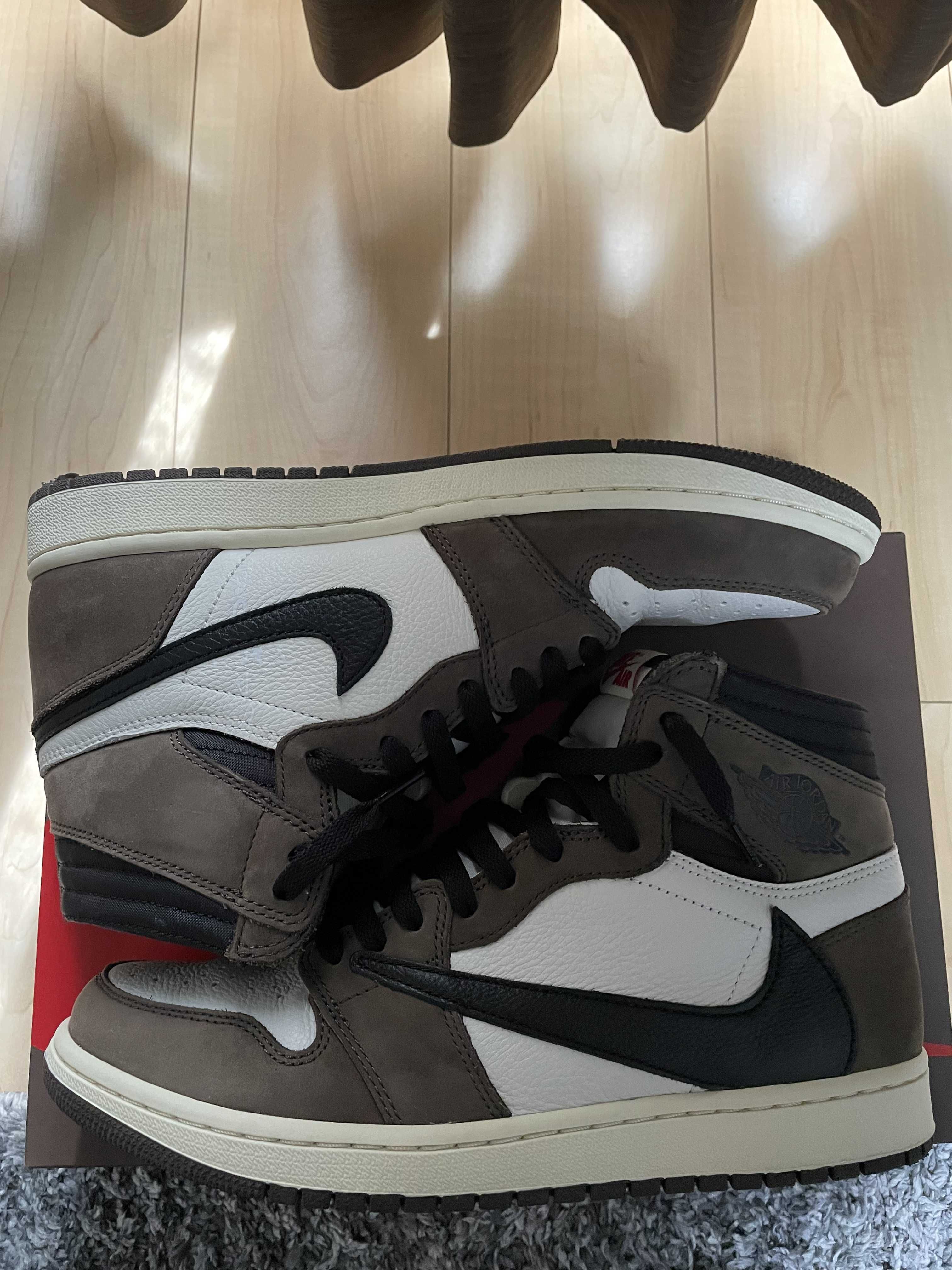 Travis Scott × Nike Air Jordan 1 Retro High OG TS SP "Sail/Dark Mocha"