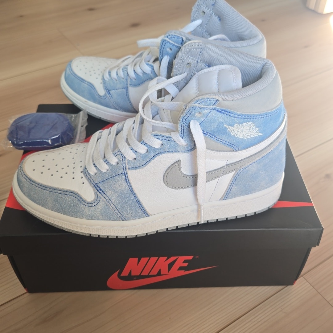 Nike Air Jordan 1 High OG "Hyper Royal"
