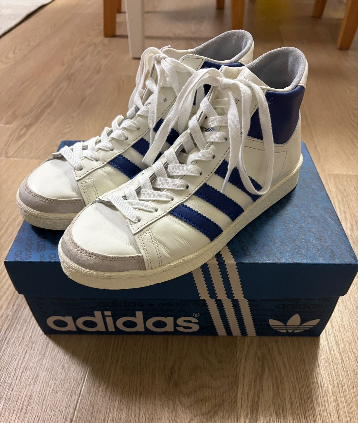 アディダス ジャバー ハイ "オフホワイト/カレッジエイトロイヤル/クリームホワイト"